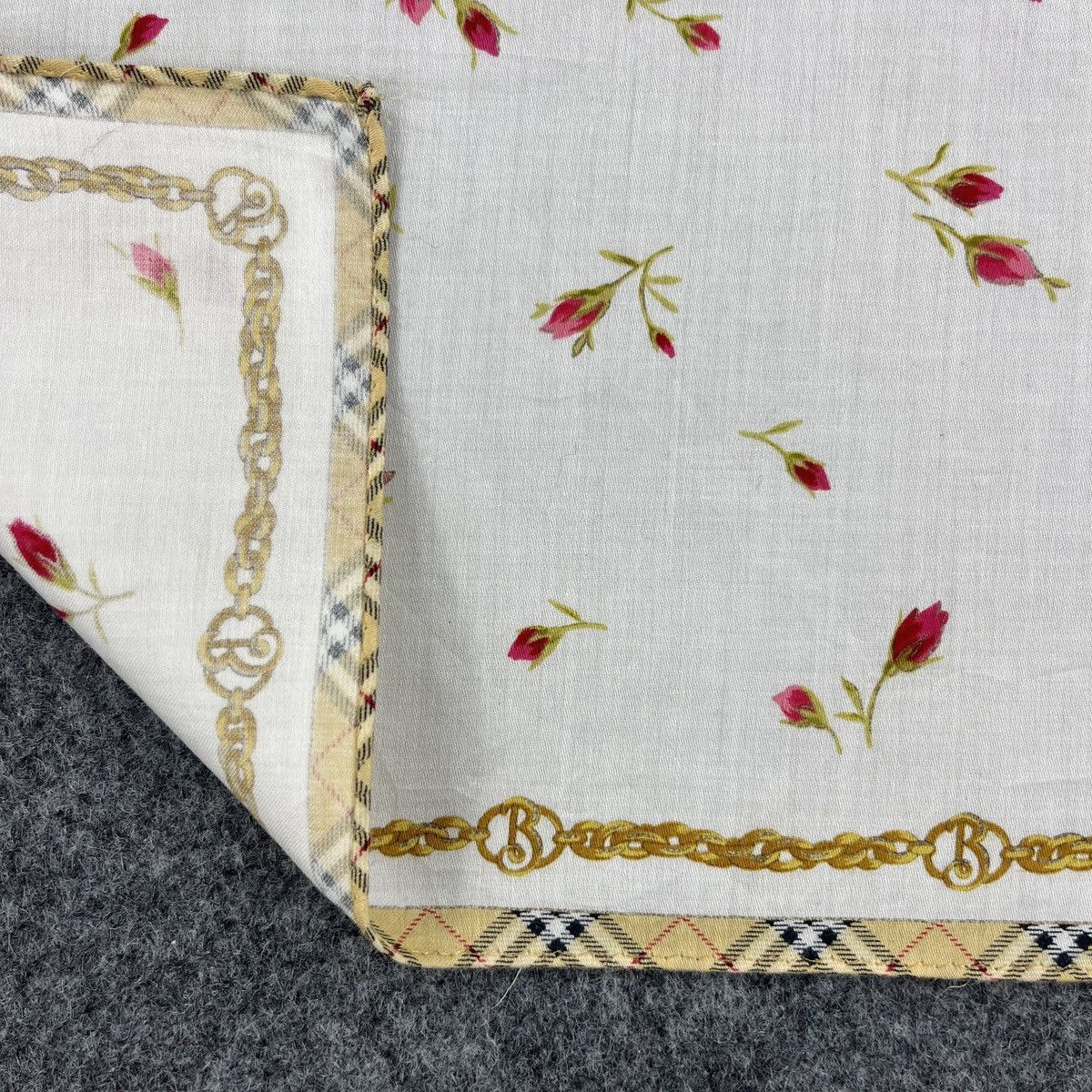 Burberry Burberry Handkerchief / Bandana / Neckerchief B1756 Size ONE SIZE - 3 Thumbnail