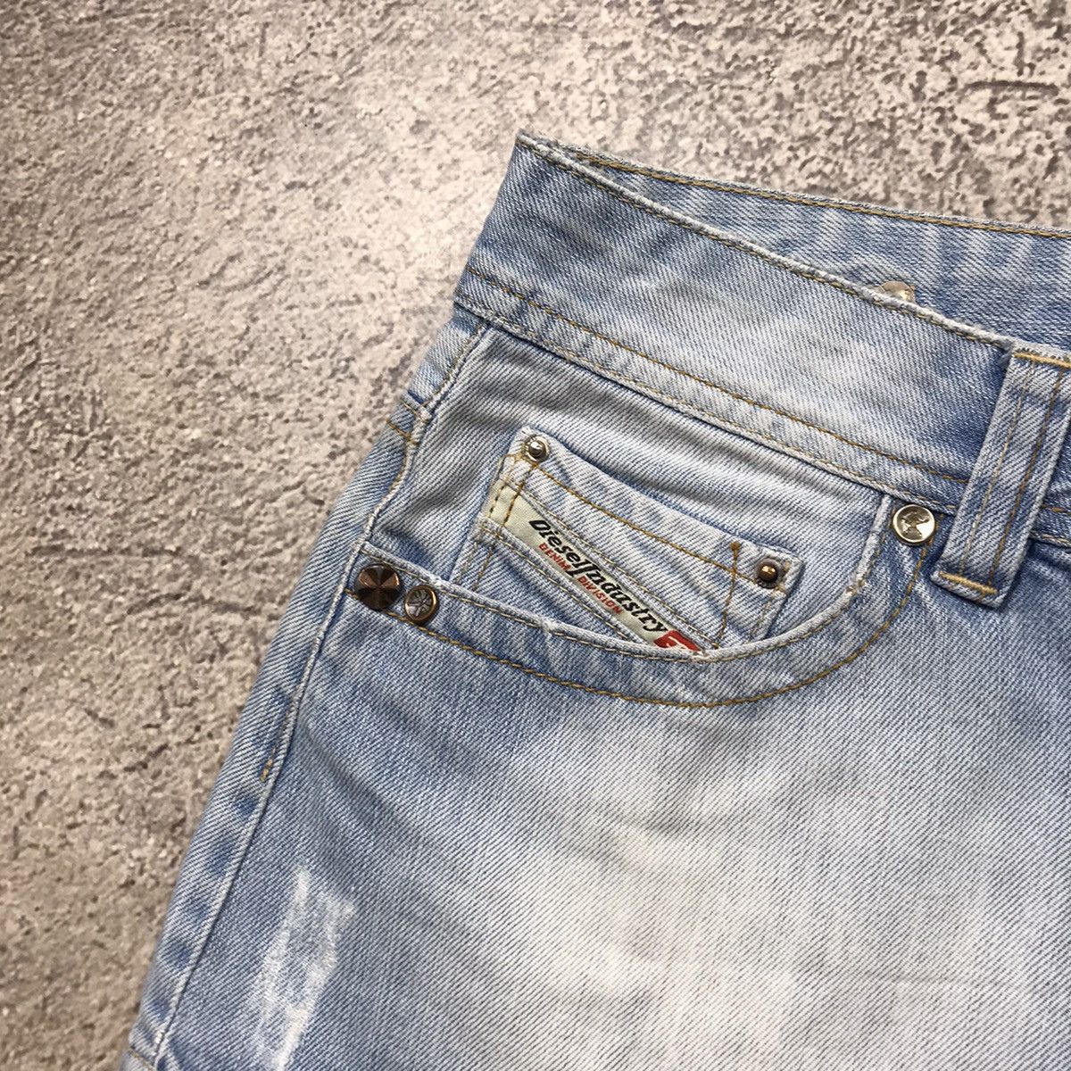 Vintage Vintage Y2K Diesel Mini Skirt Distressed Streetwear Slim 30 Size 30" / US 8 / IT 44 - 3 Thumbnail