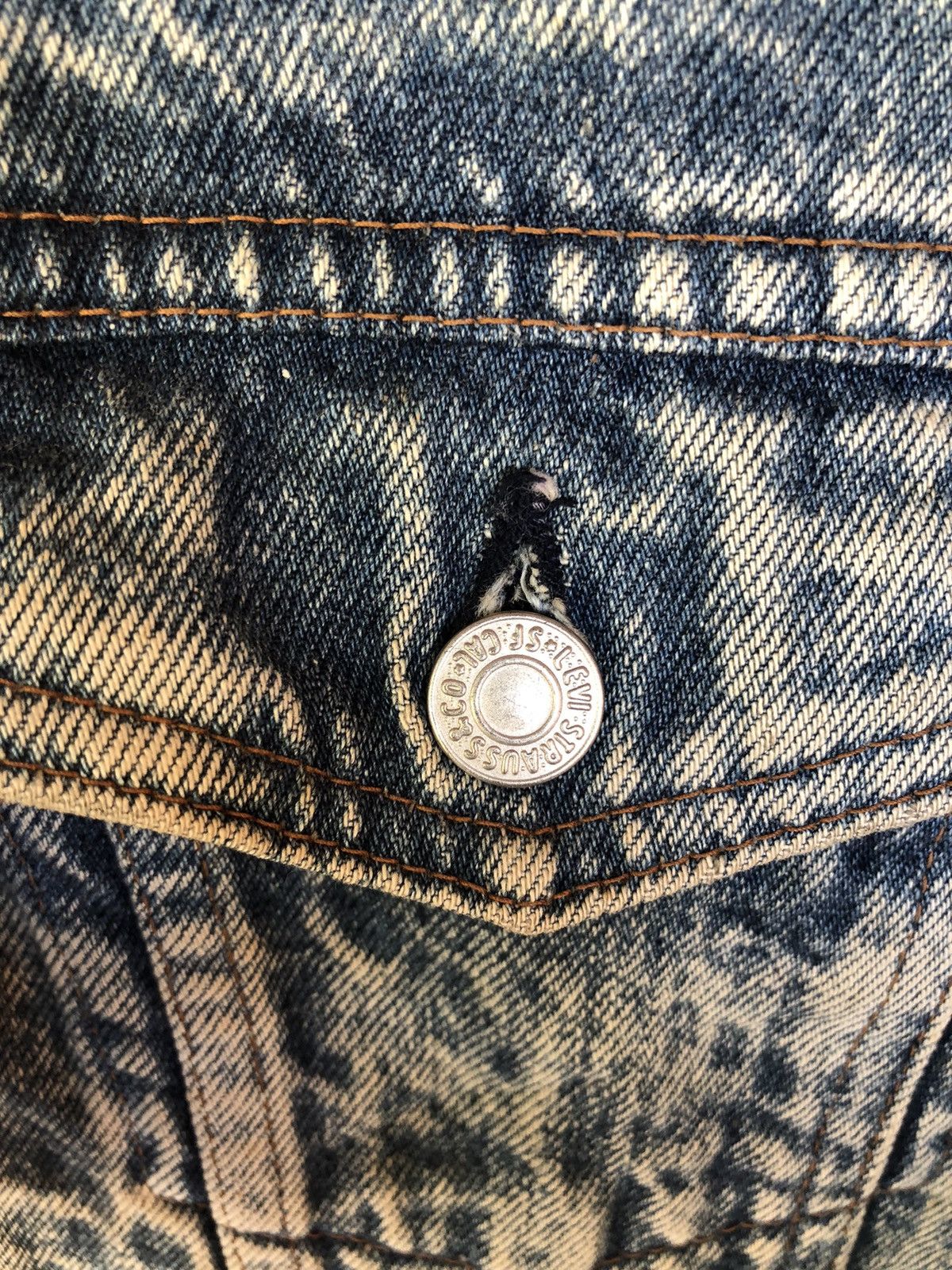 Levi's Vintage Clothing Vintage Levi’s Acid Wash Alaska Denim Jacket Rare Size US M / EU 48-50 / 2 - 7 Thumbnail