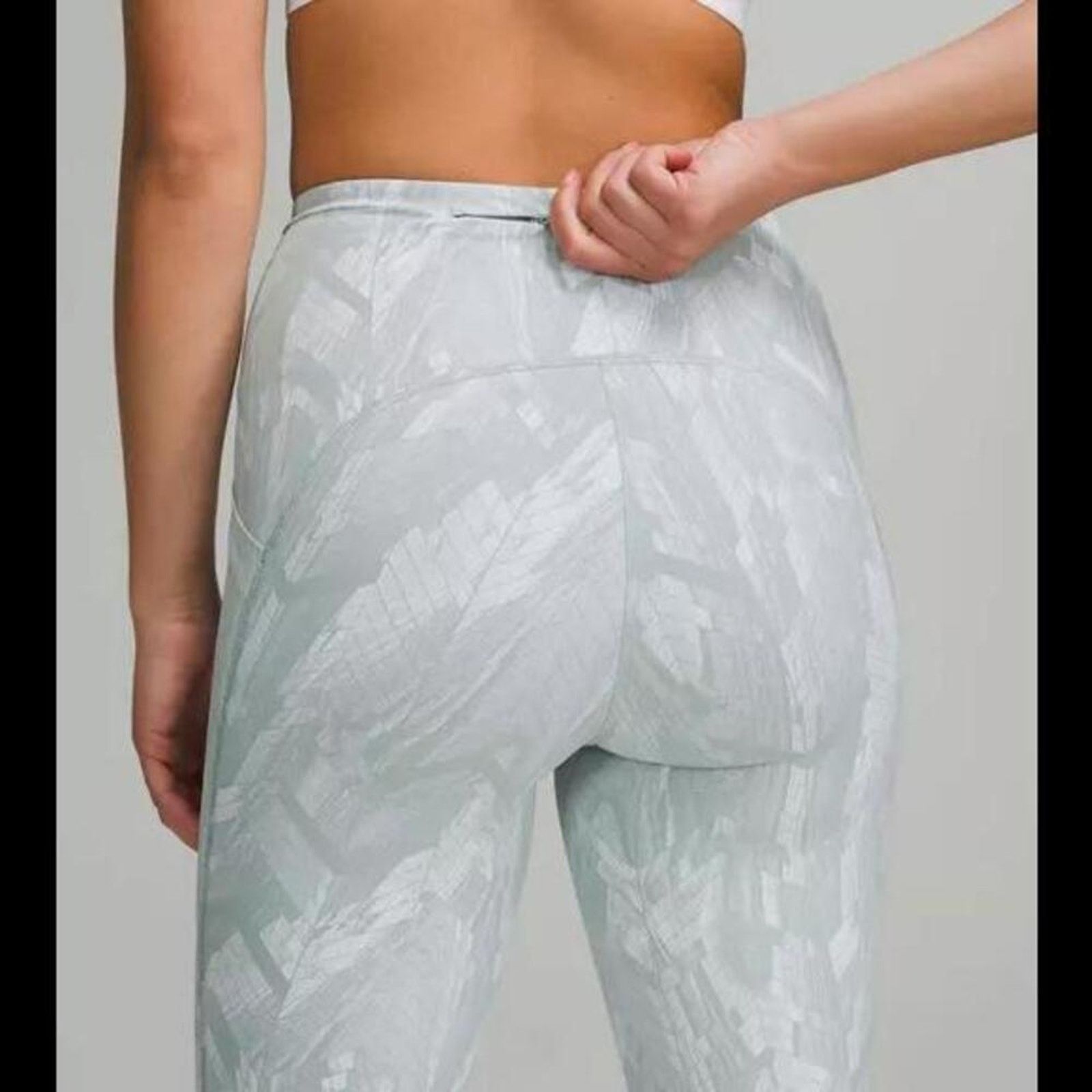 Lululemon Lululemon Swift Speed Up High Rise Tight 28" Chevron Sz. 2 Size 26" / US 2 / IT 38 - 3 Thumbnail
