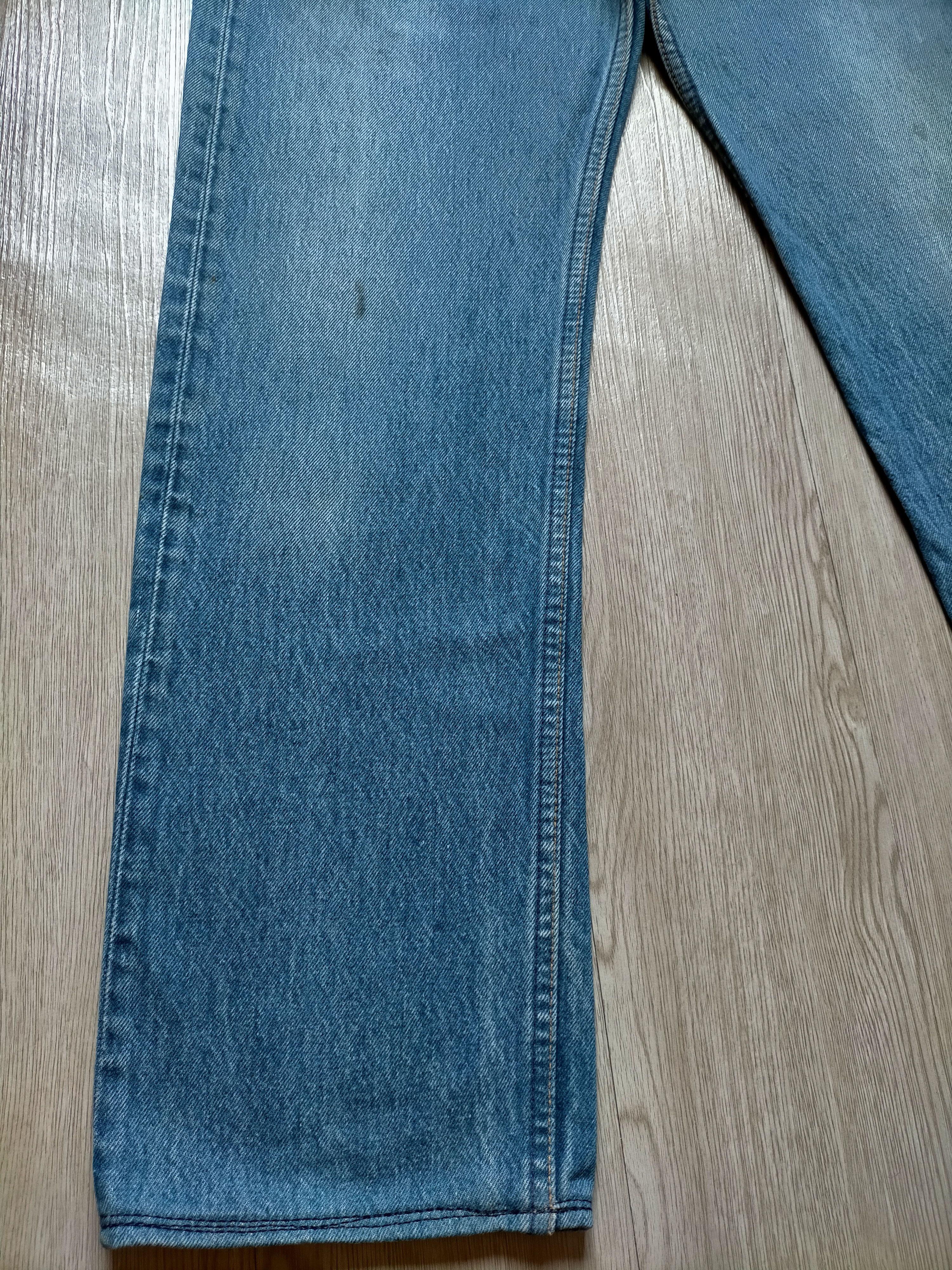 Levi's Vintage Clothing Vintage Levis 501 button Fly Blue Jeans Size US 31 - 10 Thumbnail