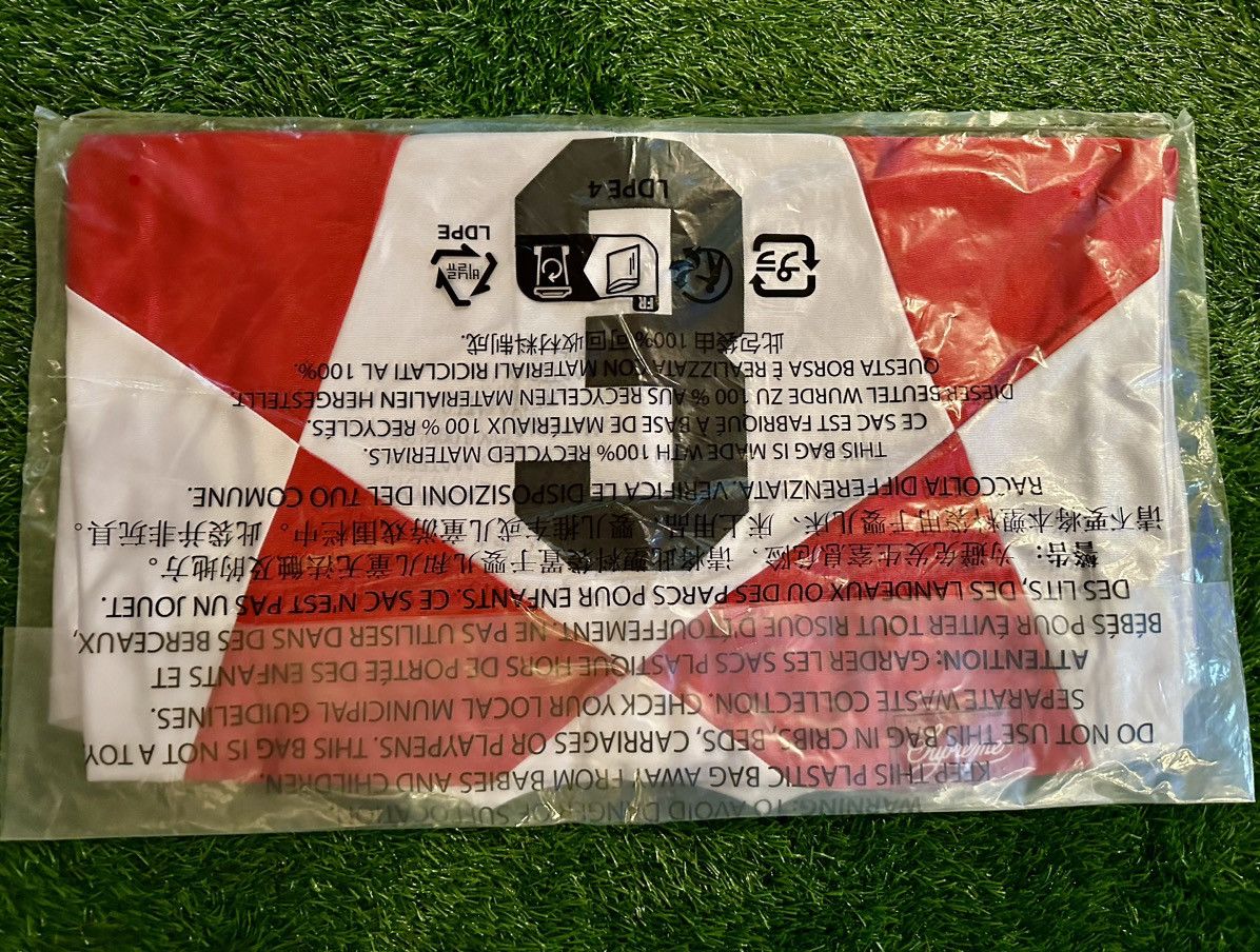 Supreme Supreme Star Football Jersey White Size XL Ready To Ship! Size US XL / EU 56 / 4 - 4 Thumbnail