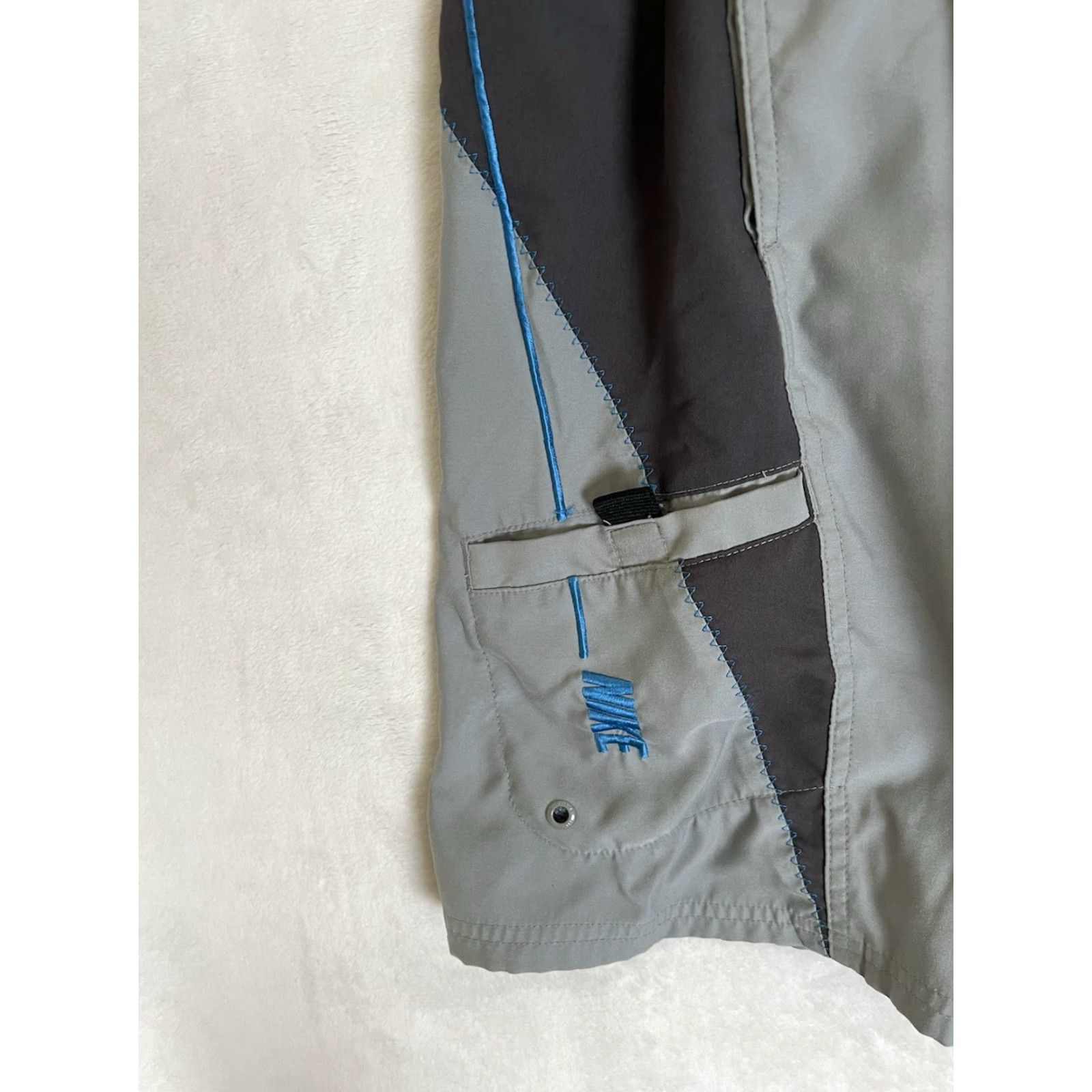 Nike VINTAGE Nike Swim Trunk Shorts L Gray Blue 90s Surf Mens Men Logo Size US 33 - 4 Thumbnail