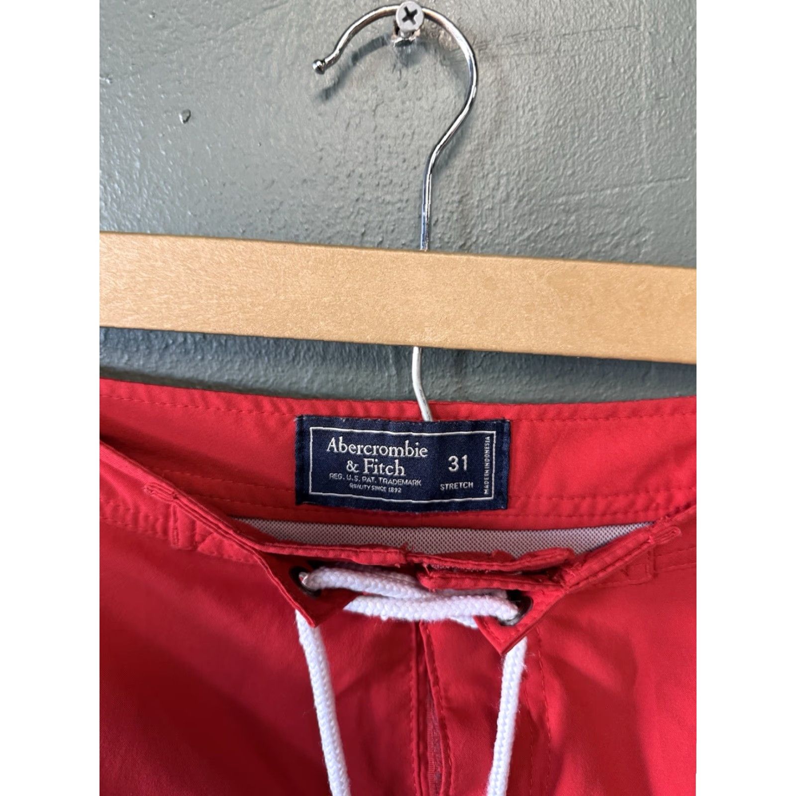 Abercrombie & Fitch Abercrombie & Fitch Mens Board Shorts Bottom 31 Red Drawstring Swim Shorts Size US 31 - 3 Thumbnail