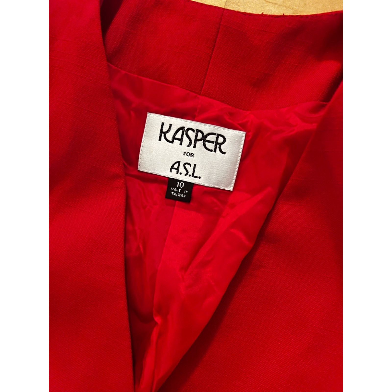 Vintage VTG Kasper Red V Neck Blazer Jacket Gold Chain Buttons 10 Size L / US 10 / IT 46 - 4 Thumbnail