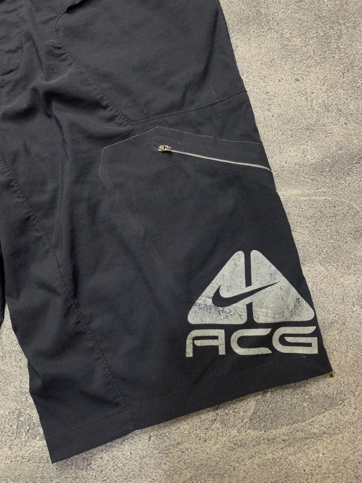Nike ACG 🐍SOLD🐍 Y2k Nike ACG All Condition Gear Big Logo Shorts Size US 35 - 3 Thumbnail