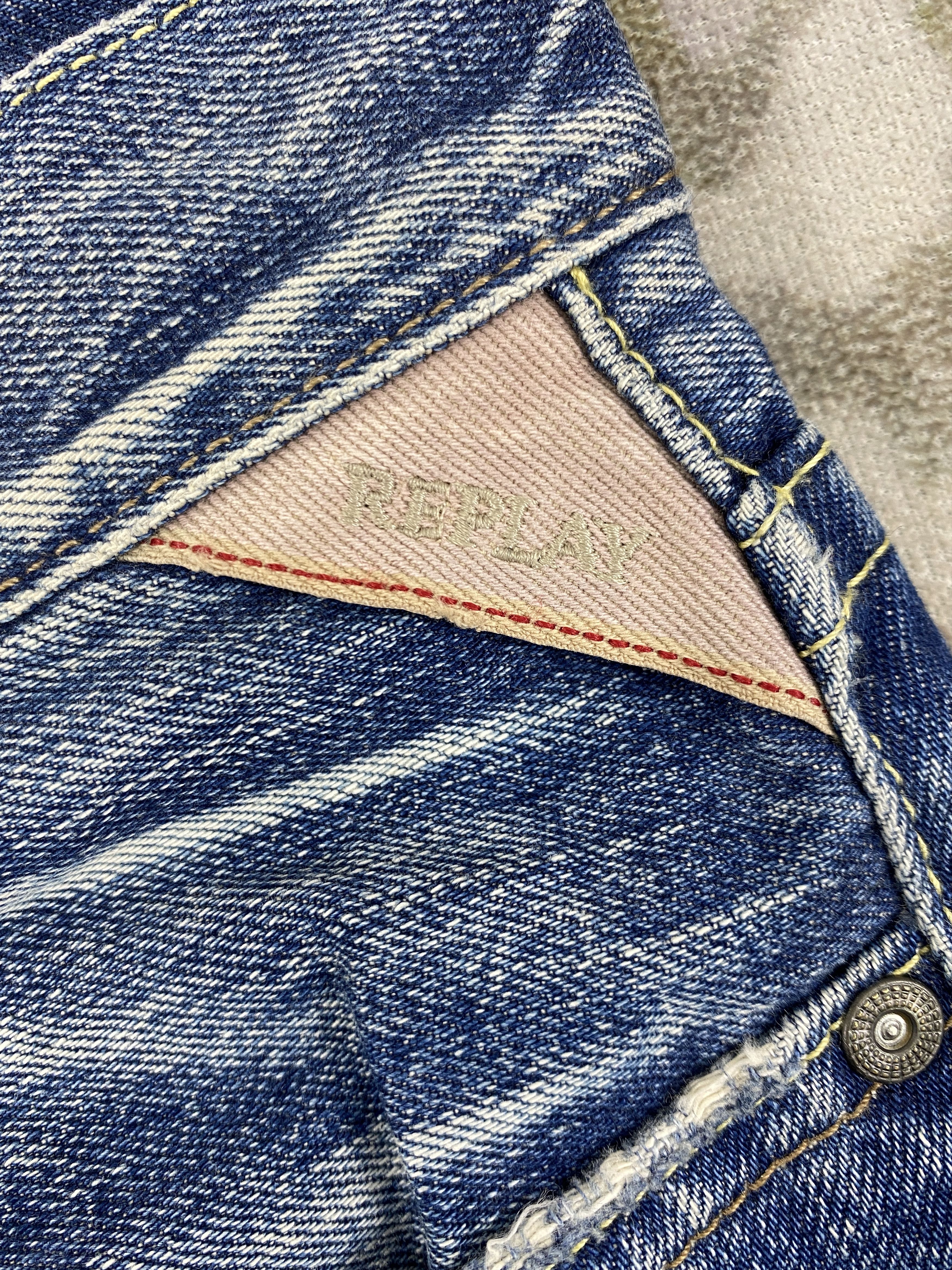 Le Grande Bleu (L.G.B.) Faded Blue Vintage Replay Jeans 35x32 Denim- JN3594 Size US 35 - 8 Thumbnail