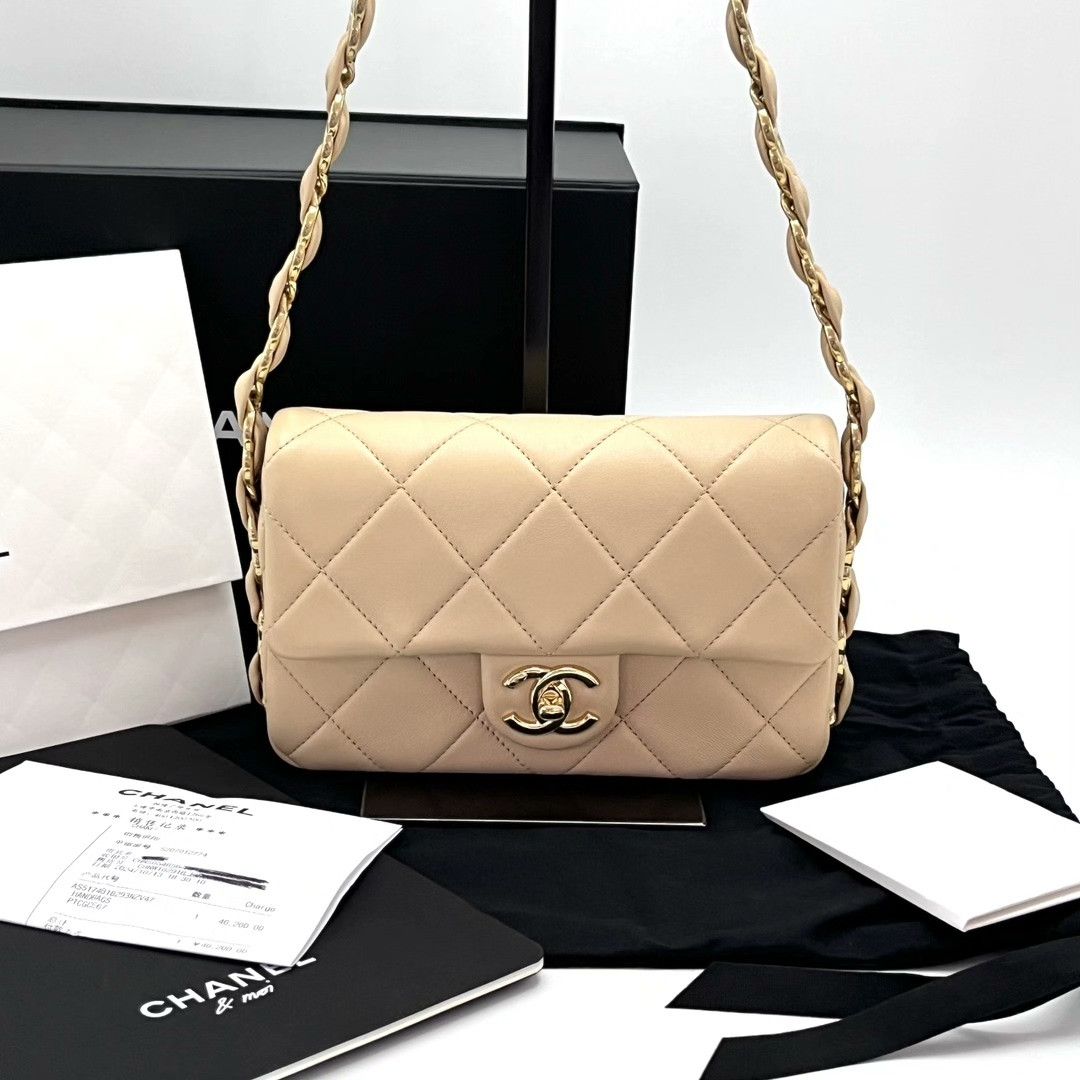Chanel Pre-loved Bag Very good condition Size ONE SIZE - 1 Thumbnail