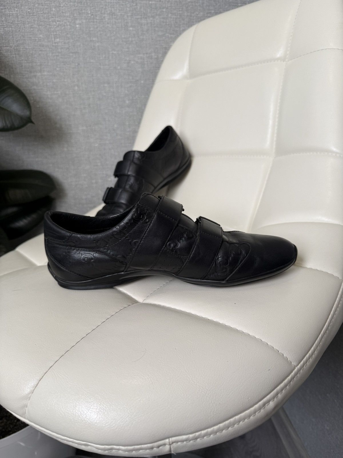 Gucci Gucci GG Guccissima Monogram Black Leather Sneakers (121830) Size US 7 / IT 37 - 6 Thumbnail