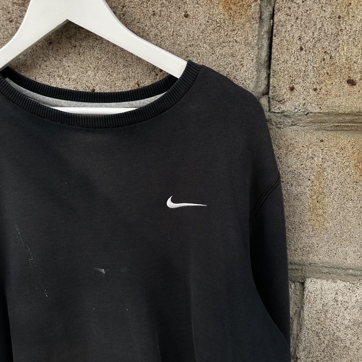 Nike Vintage Nike Sweatshirt Small Swoosh Distressed Staff Pick Size US L / EU 52-54 / 3 - 5 Thumbnail