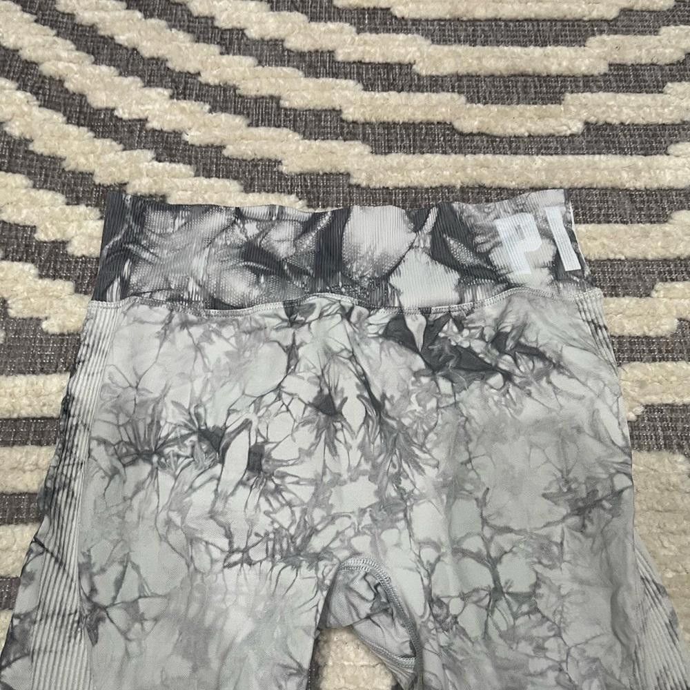 Designer Pink active leggings size large Size 36" / US 14 / IT 50 - 2 Thumbnail