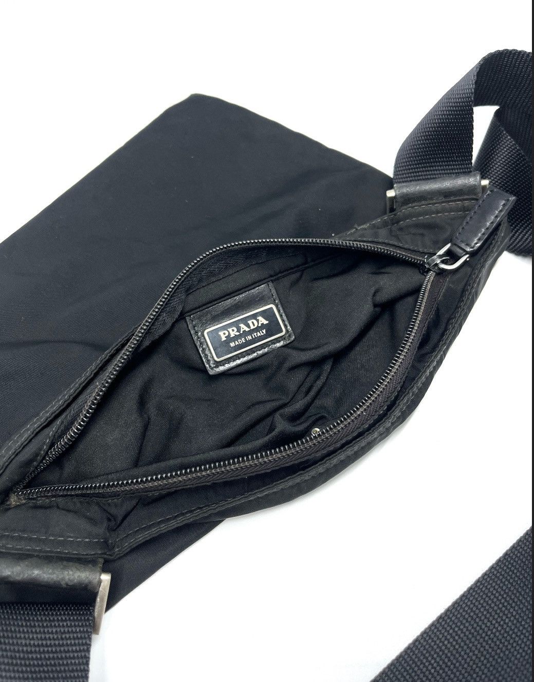 Prada Authentic PRADA Nylon Crossbody bag Size ONE SIZE - 4 Thumbnail