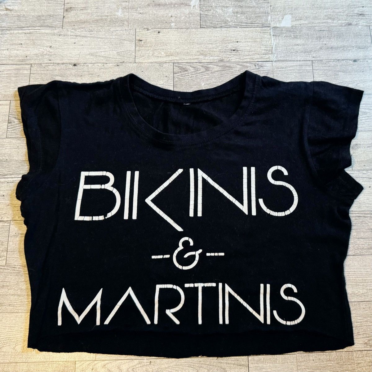 Vintage Bikinis & Martini, Retro, Raw Hem, Cropped Baby Tee Size ONE SIZE - 8 Thumbnail