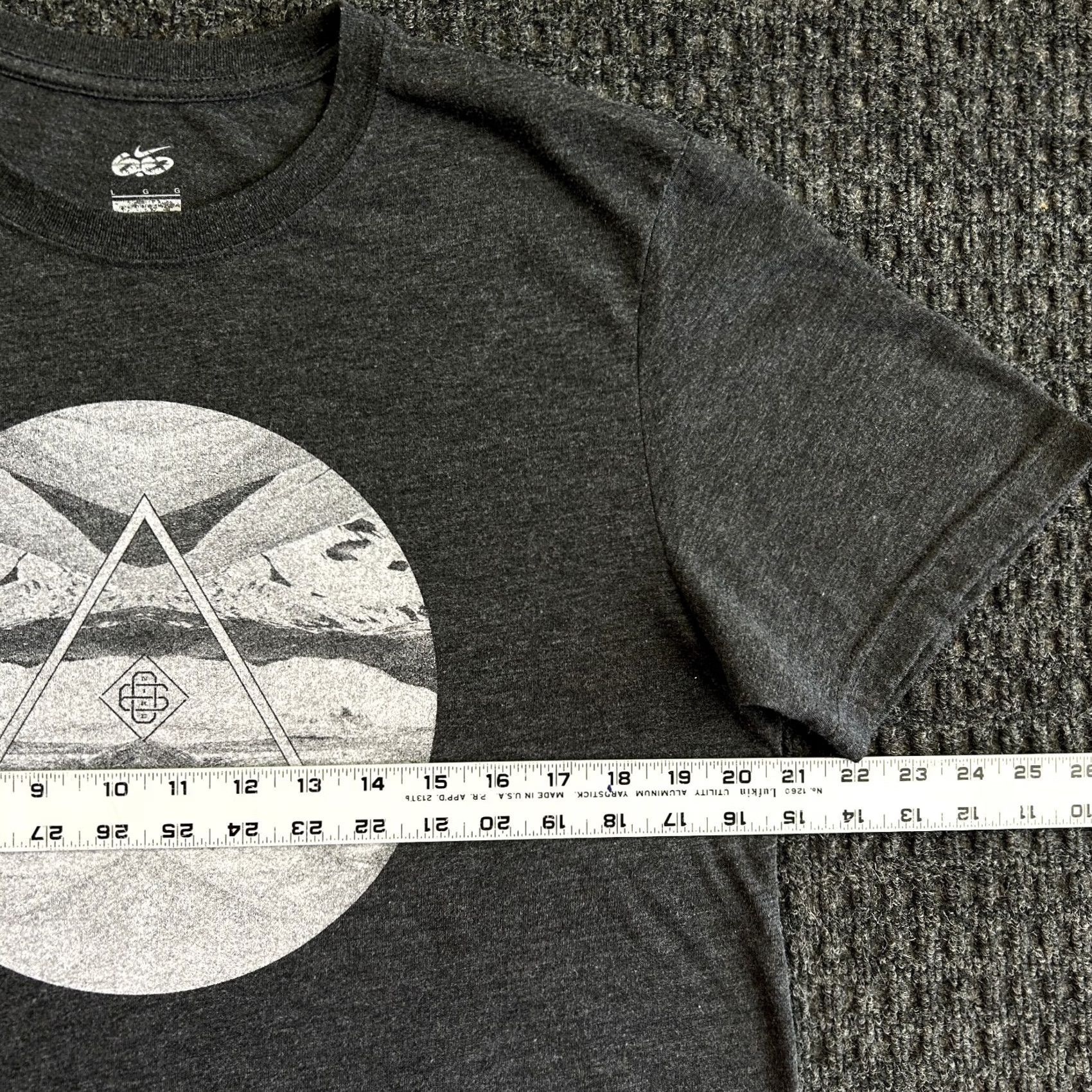 Nike Nike Dri-Fit T Shirt L Gray Triangle Mountains Abstract Ethereal Reflection Graphic Print Short Sleeve Crew Neck Mens Size US L / EU 52-54 / 3 - 6 Thumbnail