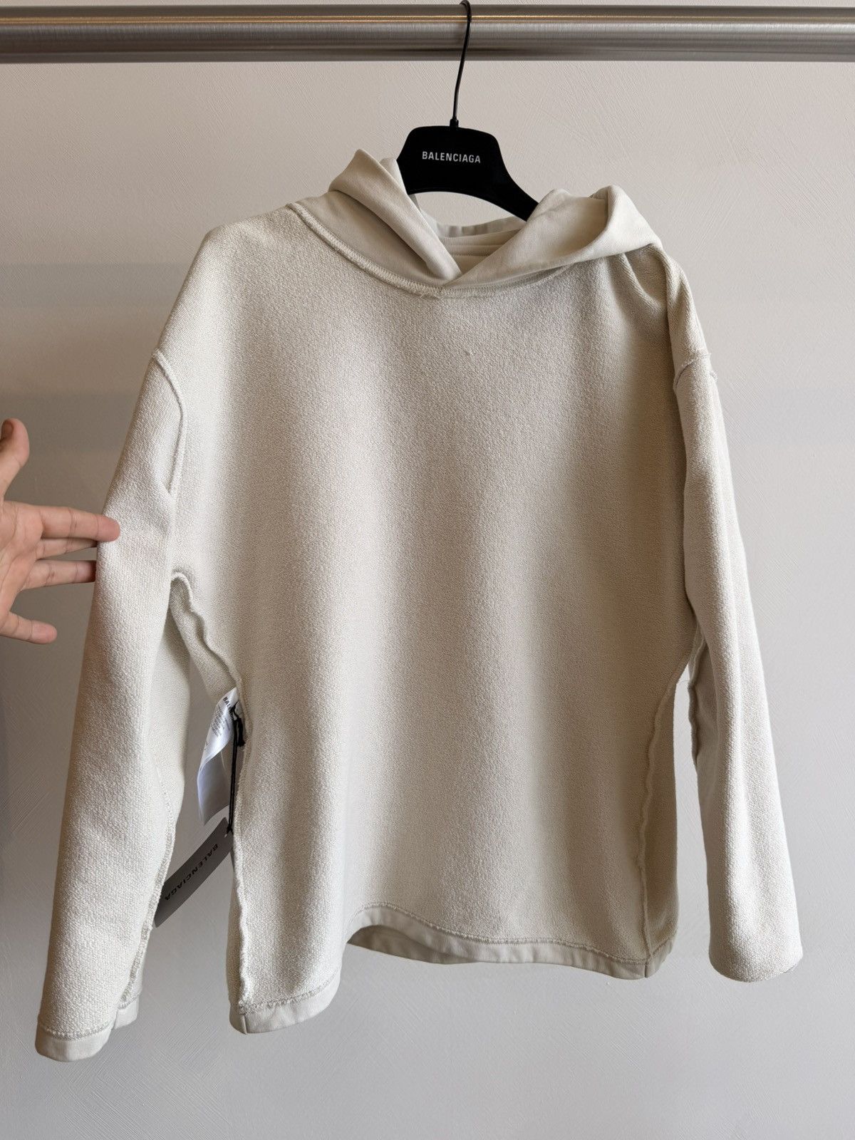 Balenciaga Balenciaga Garde-Robe Cream Beige Hoodie Women BB Size S Size S / US 4 / IT 40 - 9 Thumbnail
