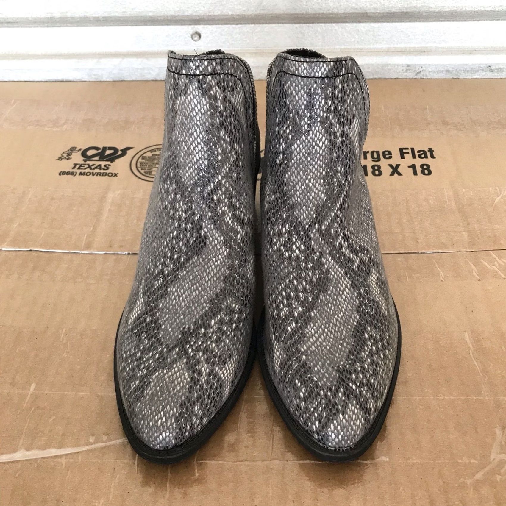 Vintage Volatile Women Gray Faux Snakeskin Pull-On Block Heel Western Ankle Boots 6 Size US 6 / IT 36 - 3 Thumbnail