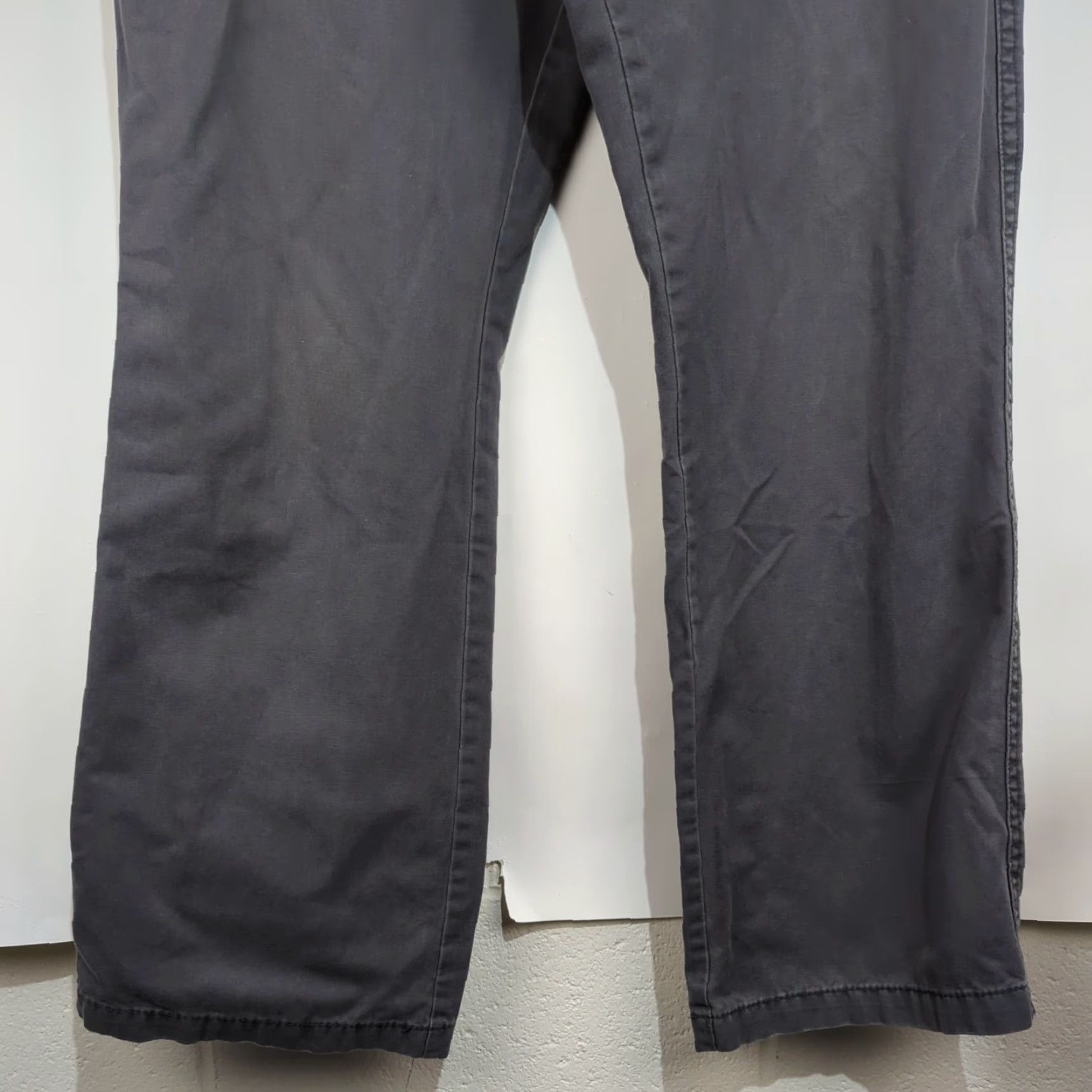 Vintage Buckle Buckle Bke Casuals Cohen Straight Men's Pants 34x32 Chino Gray Charcoal Buckle Bke Casuals Cohen Straight Pants 34x32 Gray Charcoal Size US 34 / EU 50 - 7 Thumbnail