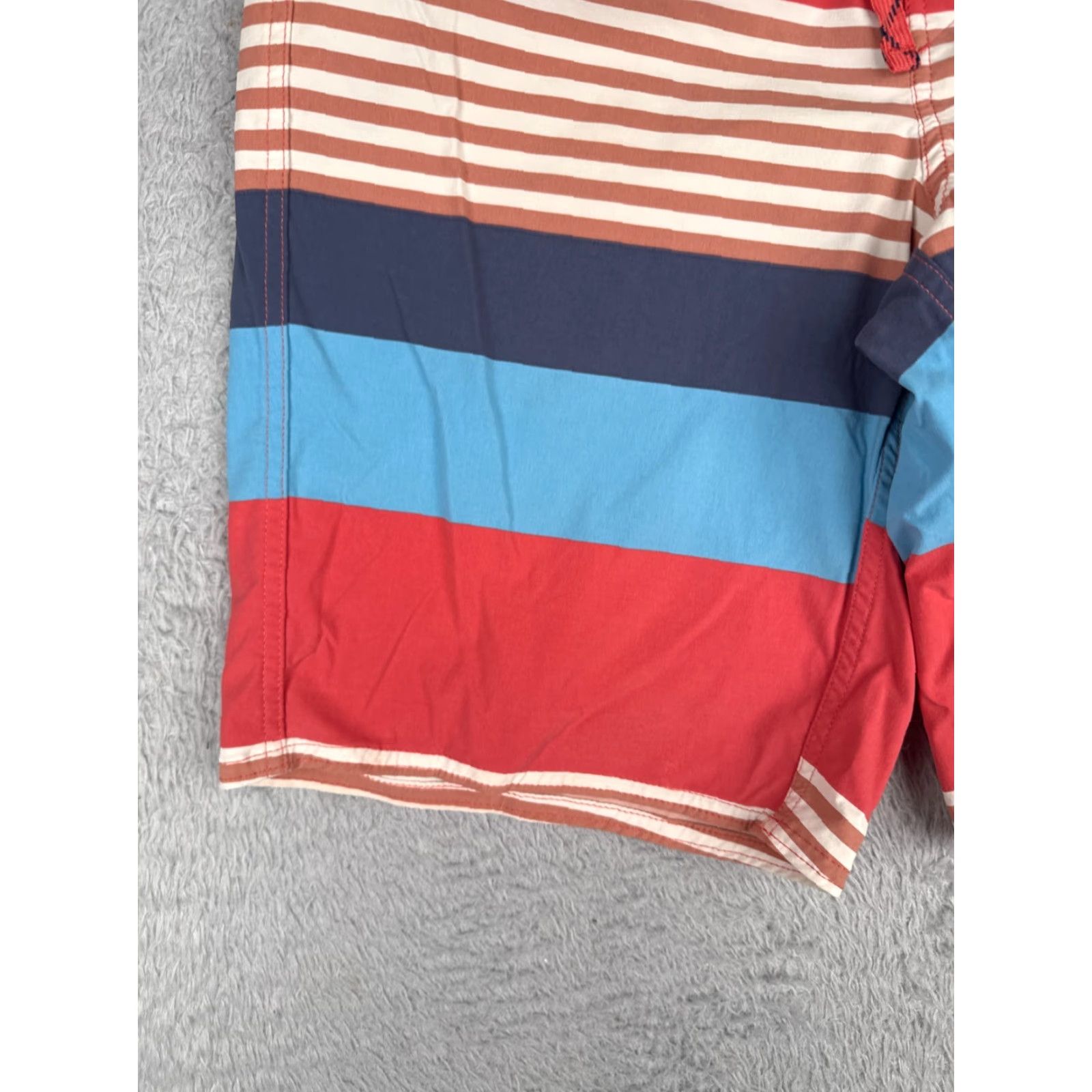 Patagonia Patagonia Board Shorts Mens 32 Red Blue Wavefarer 10" Nylon Beach Swim Trunks Pockets Drawstring Sunglasses Optional? Size US 32 / EU 48 - 3 Thumbnail