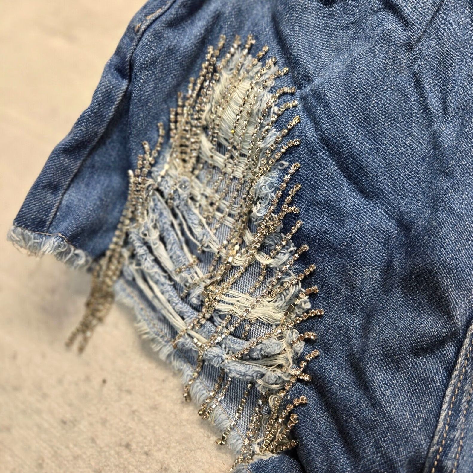 Forever 21 Forever 21 Blue Retro High-Rise Distressed Shorts Dimond Tassels Women's Size 27 Size 27" / US 4 / IT 40 - 2 Thumbnail