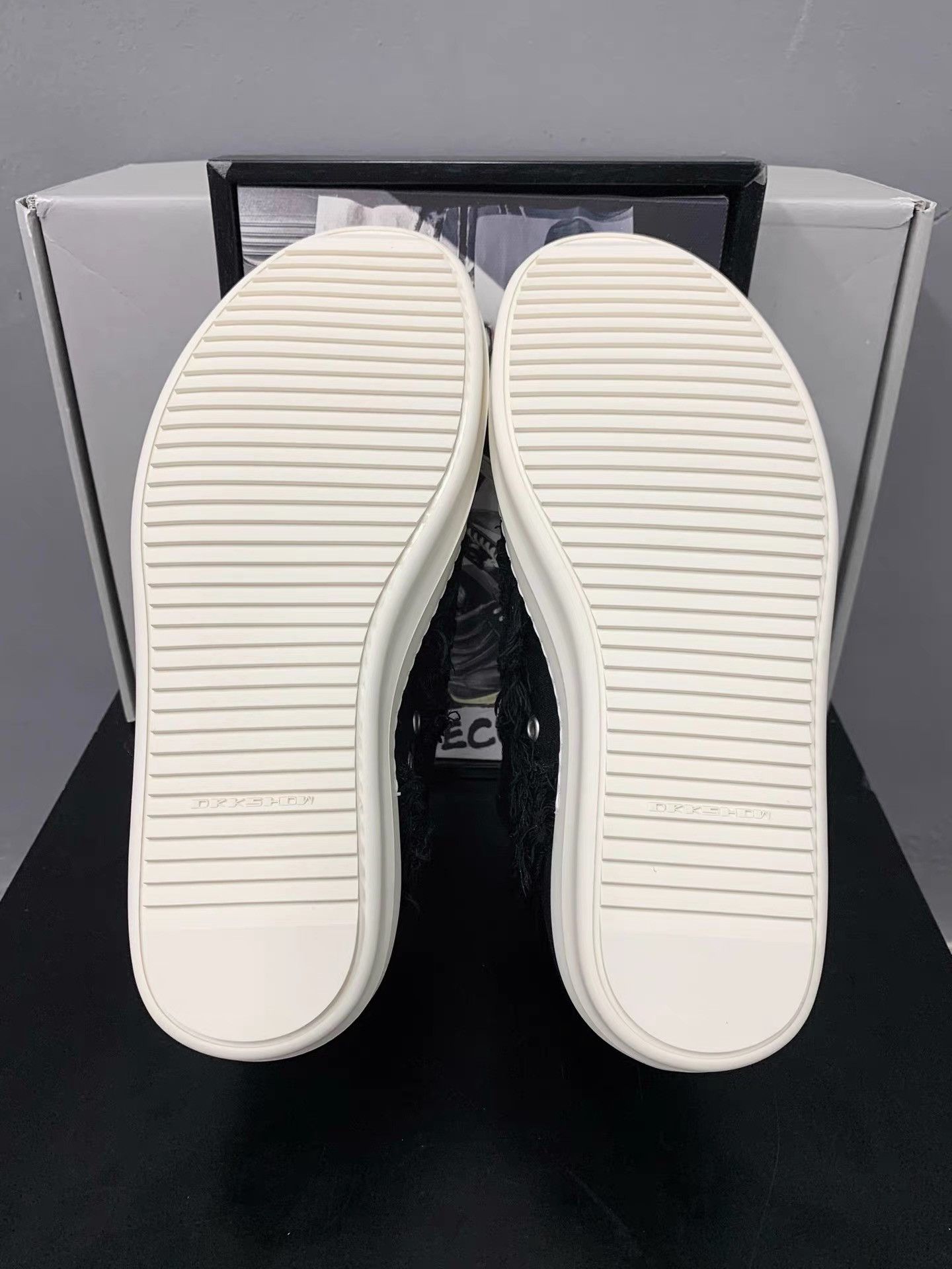 Rick Owens Rick Owens 22SS Slashed Distorted Low Sneakers K34 Size US 7 / EU 40 - 8 Thumbnail