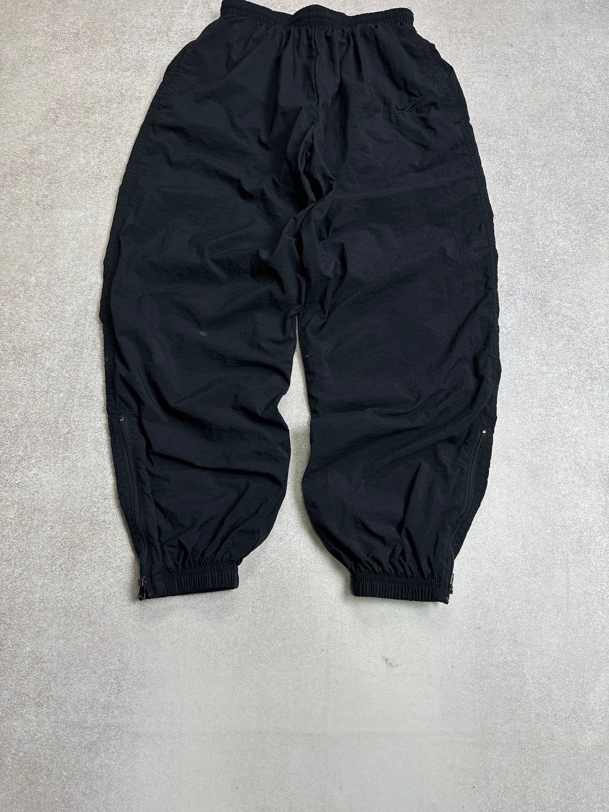 Nike Vintage Nike Swoosh Baggy Retro Nylon Track Pants TN Skepta Size US 31 - 2 Thumbnail