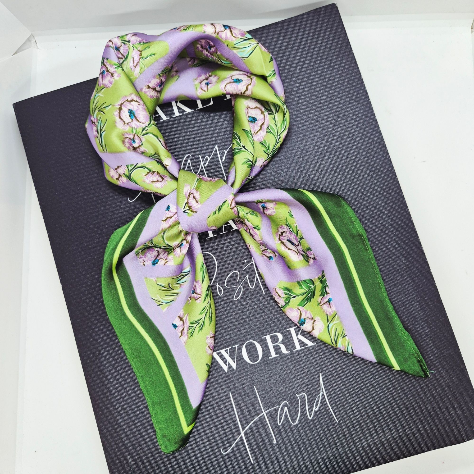 Other New Bandana GEOMETRIC FLOWER Elegant Square Scarf Green Wrap Size ONE SIZE - 2 Thumbnail