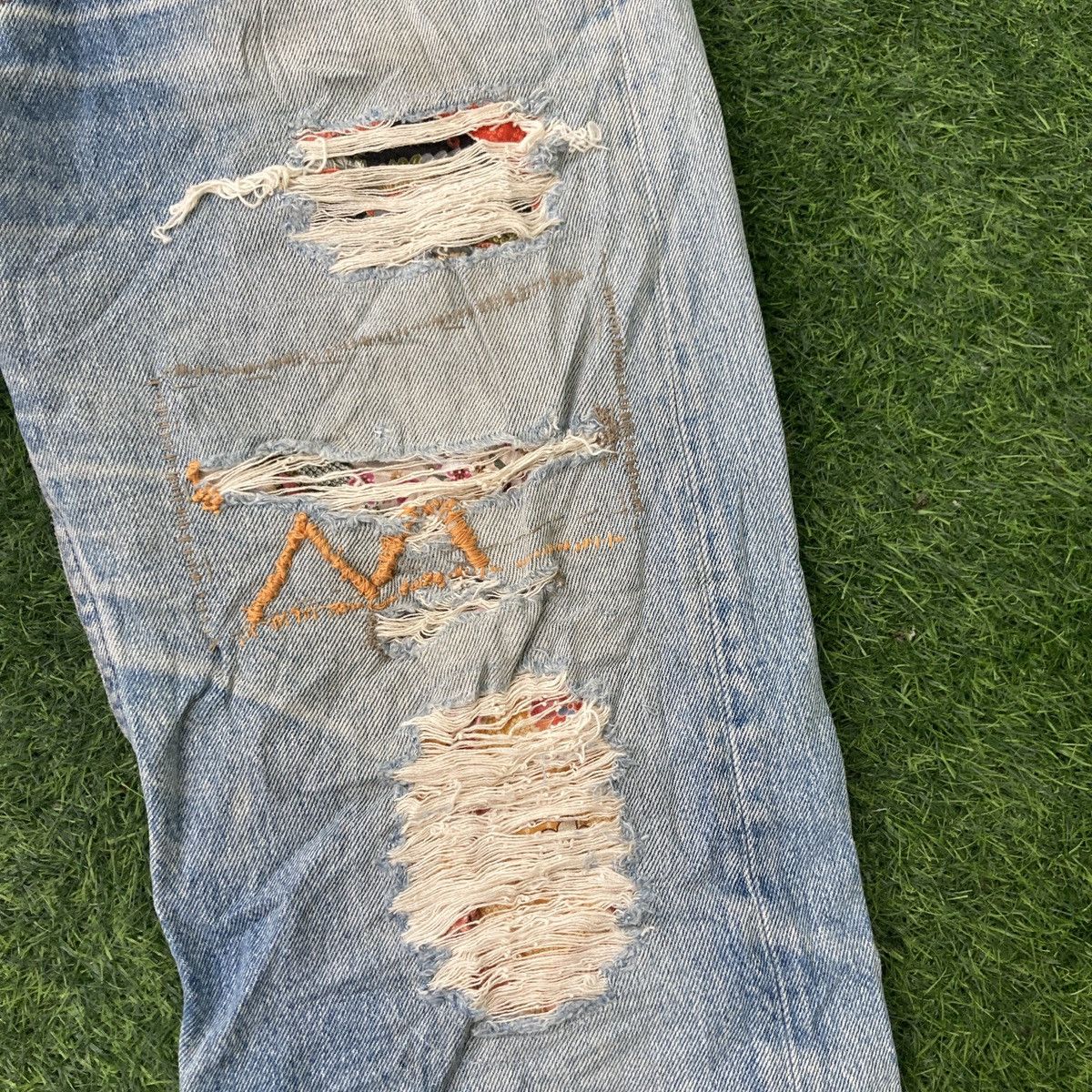 Levi's × Levi's Vintage Clothing × Vintage VINTAGE 90s LEVI’S 501 DISTRESSED JEANS Size US 34 / EU 50 - 6 Thumbnail