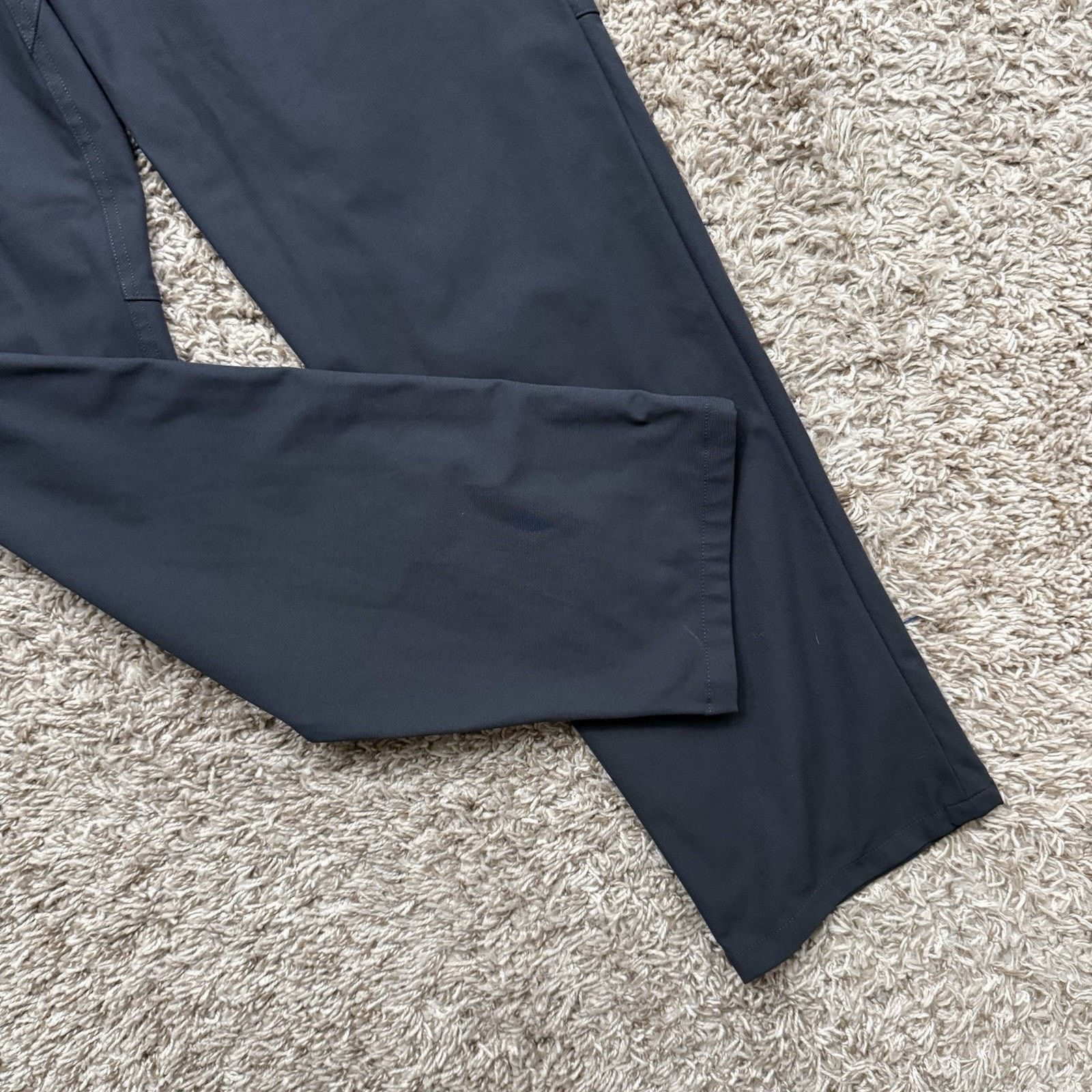 Lululemon LuluLemon ABC 5 Pocket Athletic Pants Black Chino Gym Casual Size US 34 / EU 50 - 6 Thumbnail