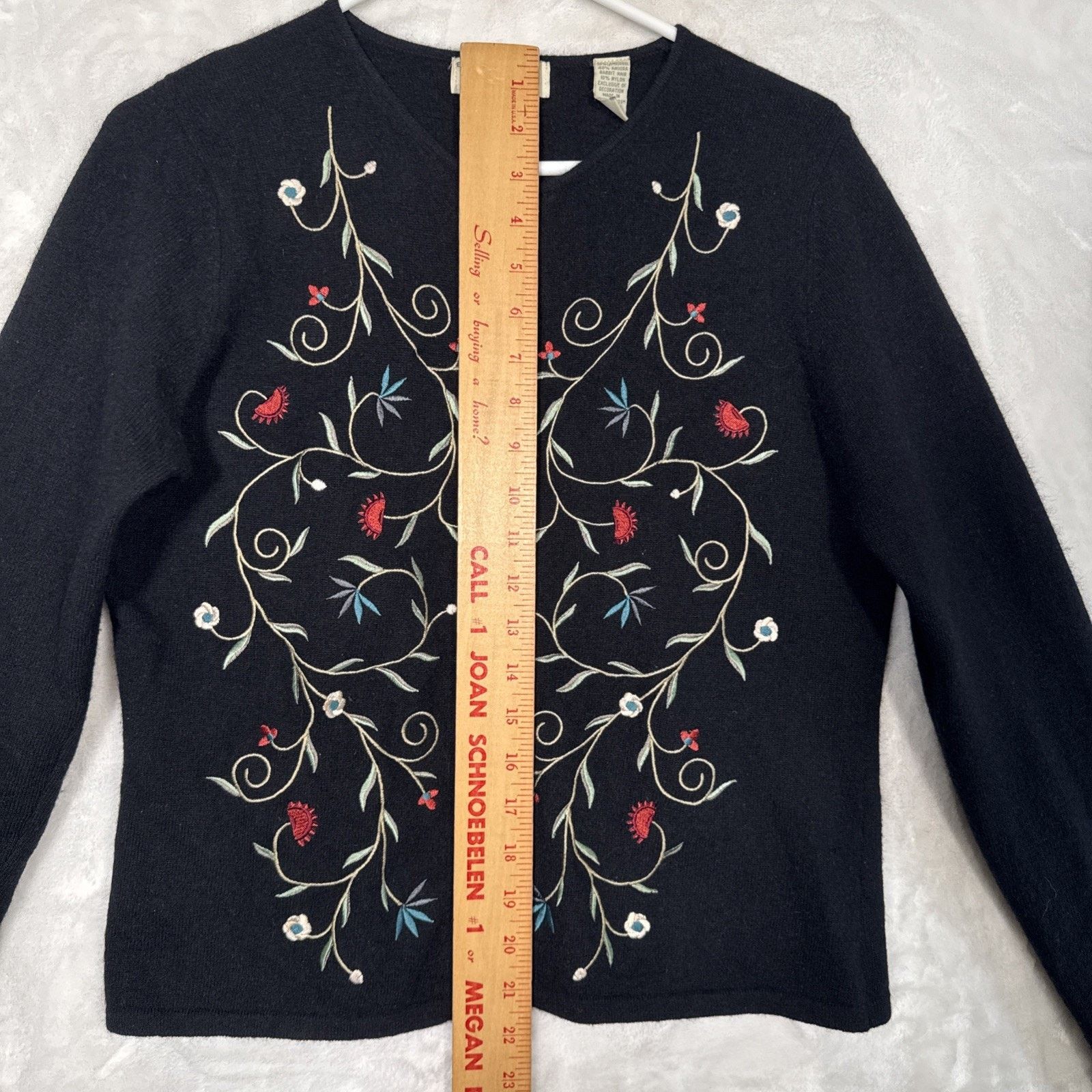 Lord & Taylor Lord & Taylor Black Lamb wool Cardigan embroidered floral Size M / US 6-8 / IT 42-44 - 5 Thumbnail