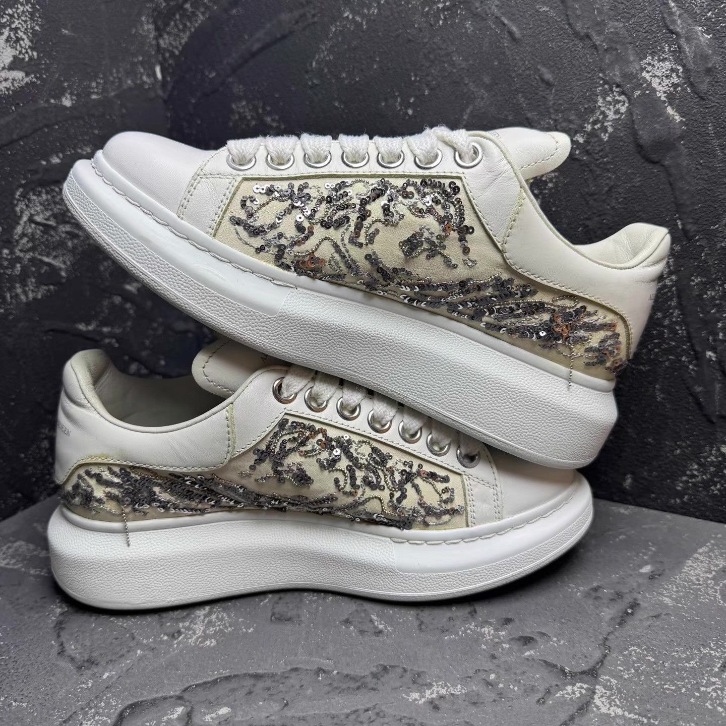 Alexander McQueen Alexander McQueen Runway Sequin White Tail Sneakers Q10 Size US 6 / IT 36 - 5 Thumbnail
