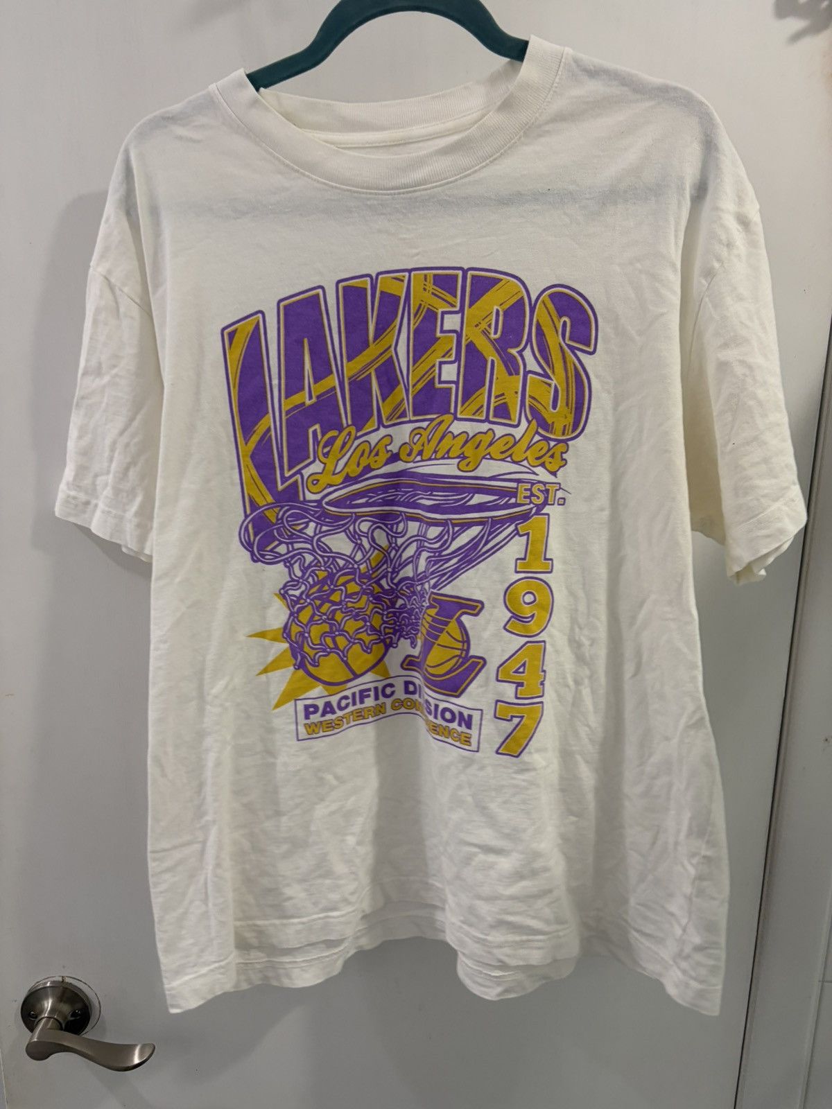 NBA Vintage Los Angeles Lakers nba basketball Graphic Shirt LG Size US L / EU 52-54 / 3 - 4 Thumbnail