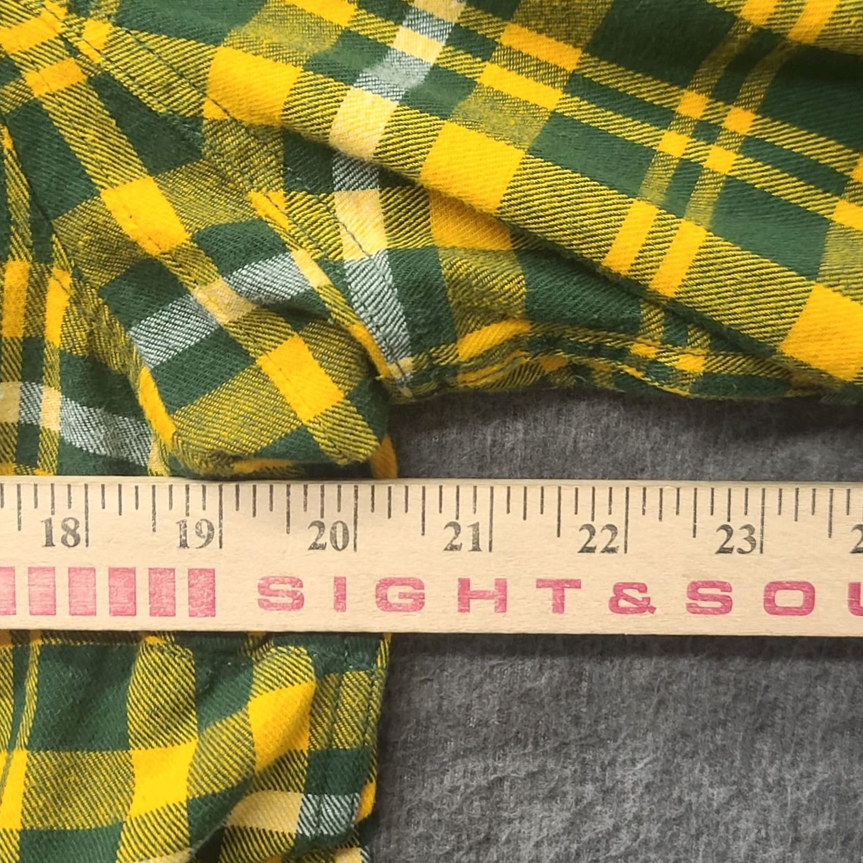 Vintage VINTAGE Duluth Trading Free Swingin Flannel Shirt Womens M Relaxed Fit Green Bay Packers Shirt M Green Plaid Casual Outdoor Sports Mens Size M / US 6-8 / IT 42-44 - 3 Thumbnail