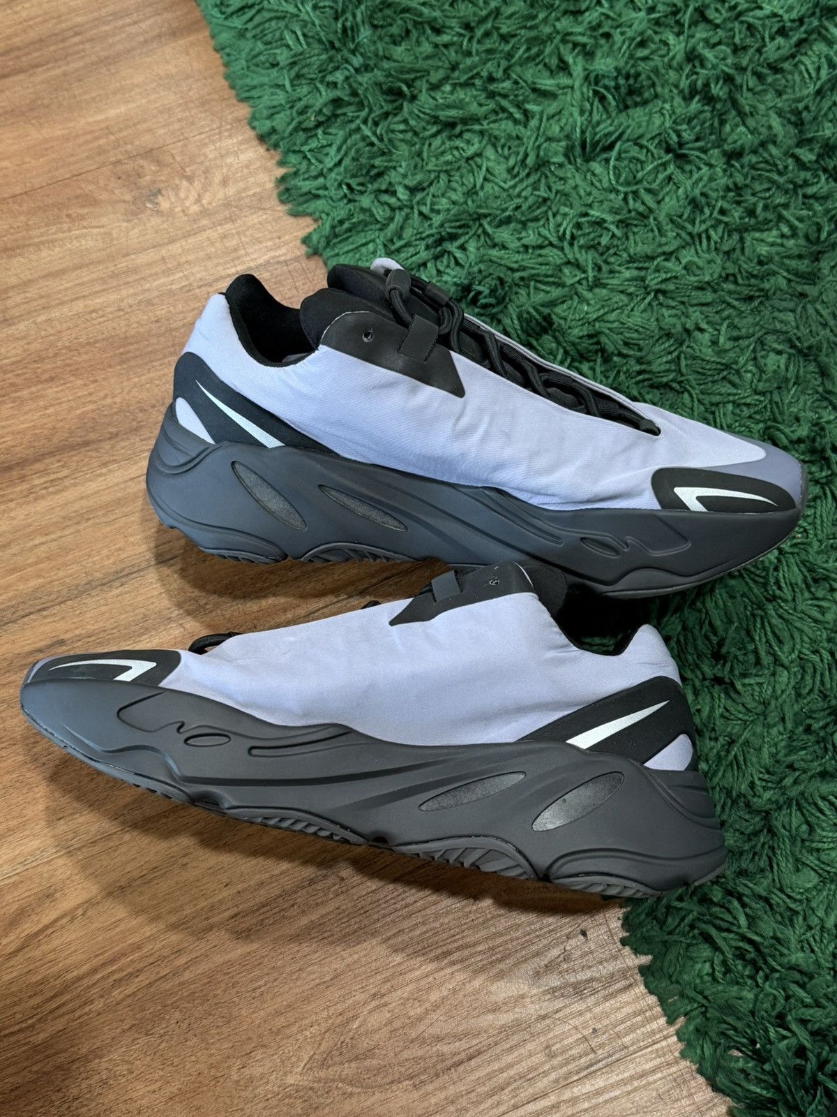 Yeezy Yeezy Boost 700 MNVN “Geode” - Size 10M - Great Condition Size US 10 / EU 43 - 4 Thumbnail