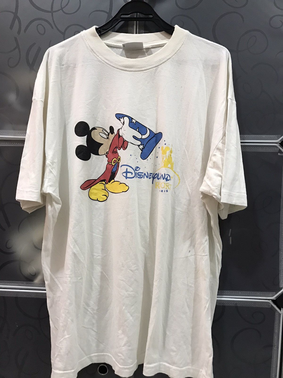 Disney × Vintage Vintage Disney Resort Paris Mickey Mouse Big Print Size US XXL / EU 58 / 5 - 1 Thumbnail