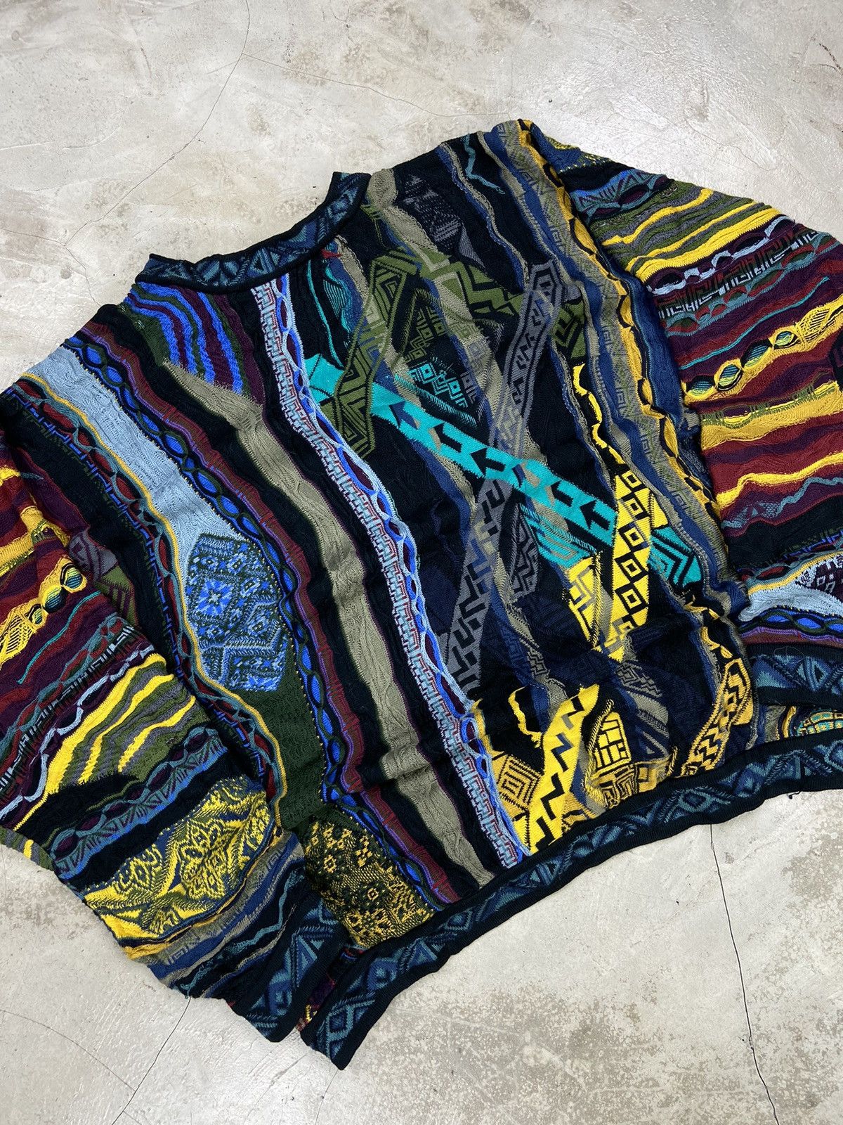 Coogi [Rare colorway] 1990s Coogi 3D Cable Knitted Sweater Size US M / EU 48-50 / 2 - 6 Thumbnail