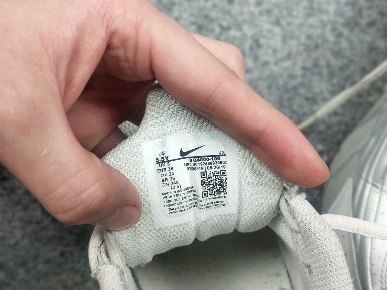 Nike Nike Shox R4 White Metallic Vintage Y2K Style Sneakers shoes Size US 5.5 / IT 35.5 - 22 Thumbnail