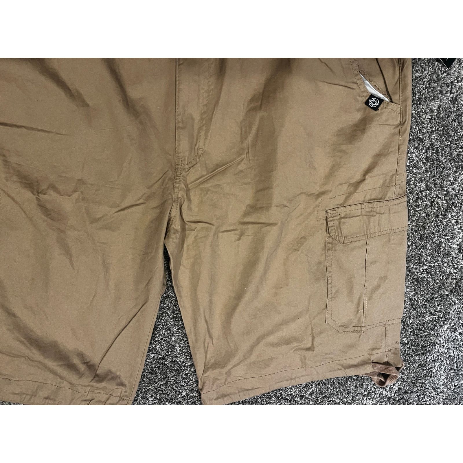 Akademiks NWT Akademiks Cargo Shorts Khaki Men's Size 44 Size US 44 / EU 60 - 5 Thumbnail
