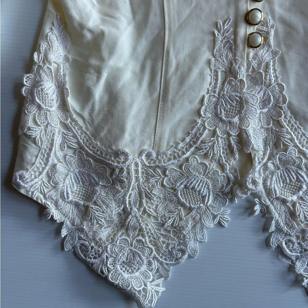 Designer Vintage 80’s Button Up Blouse with Lace Details Size M / US 6-8 / IT 42-44 - 3 Thumbnail