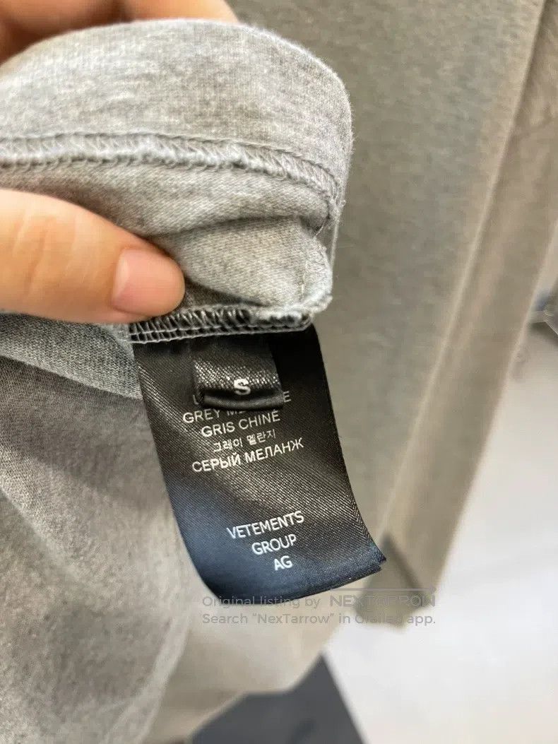 Vetements VETEMENTS Grey Sanskrit Print Long Sleeve T-Shirt Size US S / EU 44-46 / 1 - 4 Thumbnail