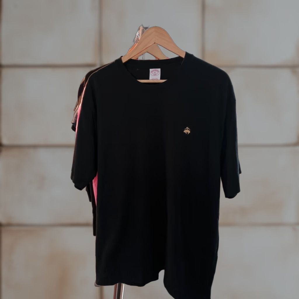 Brooks Brothers VINTAGE Brooks Brothers T-Shirt Men 2XL Black Gold Logo T-Shirt Mens 2XL Size US XXL / EU 58 / 5 - 1 Thumbnail