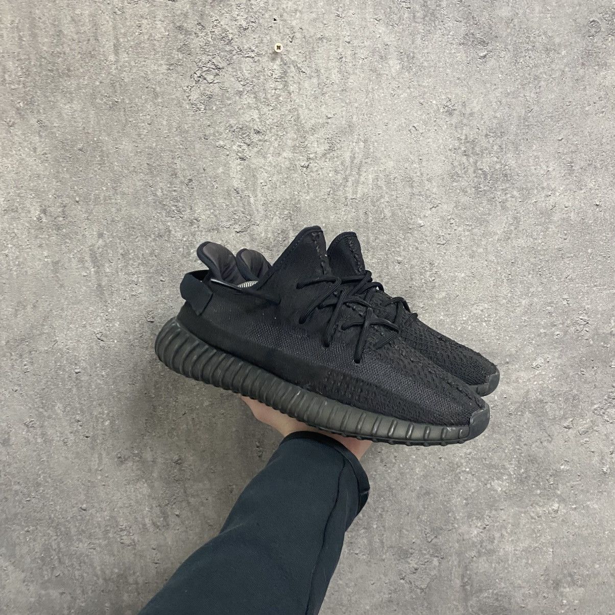 Adidas × Kanye West Adidas Yeezy Boost 350 V2 Onyx Size US 10 / EU 43 - 1 Thumbnail