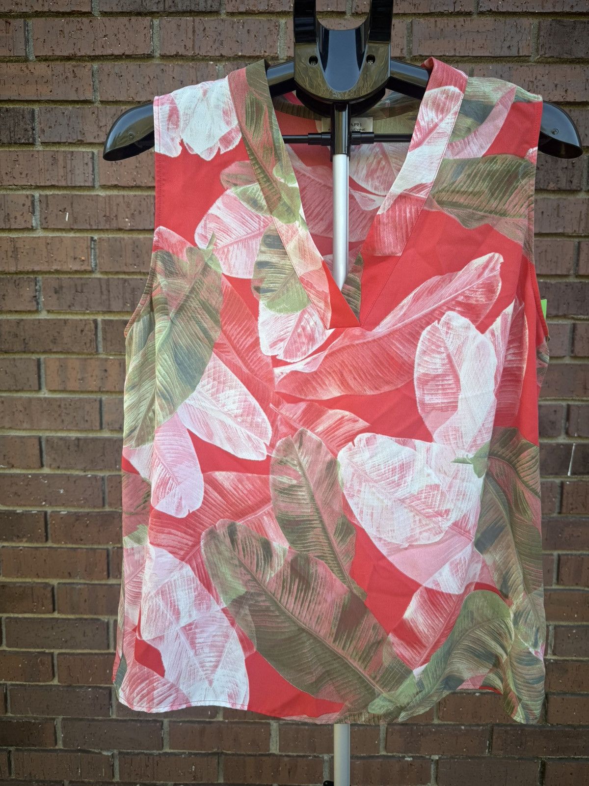 Elie Tahari Tahari Sleeveless Tank Top Blouse Tropical Banana Leaf Size L / US 10 / IT 46 - 1 Thumbnail