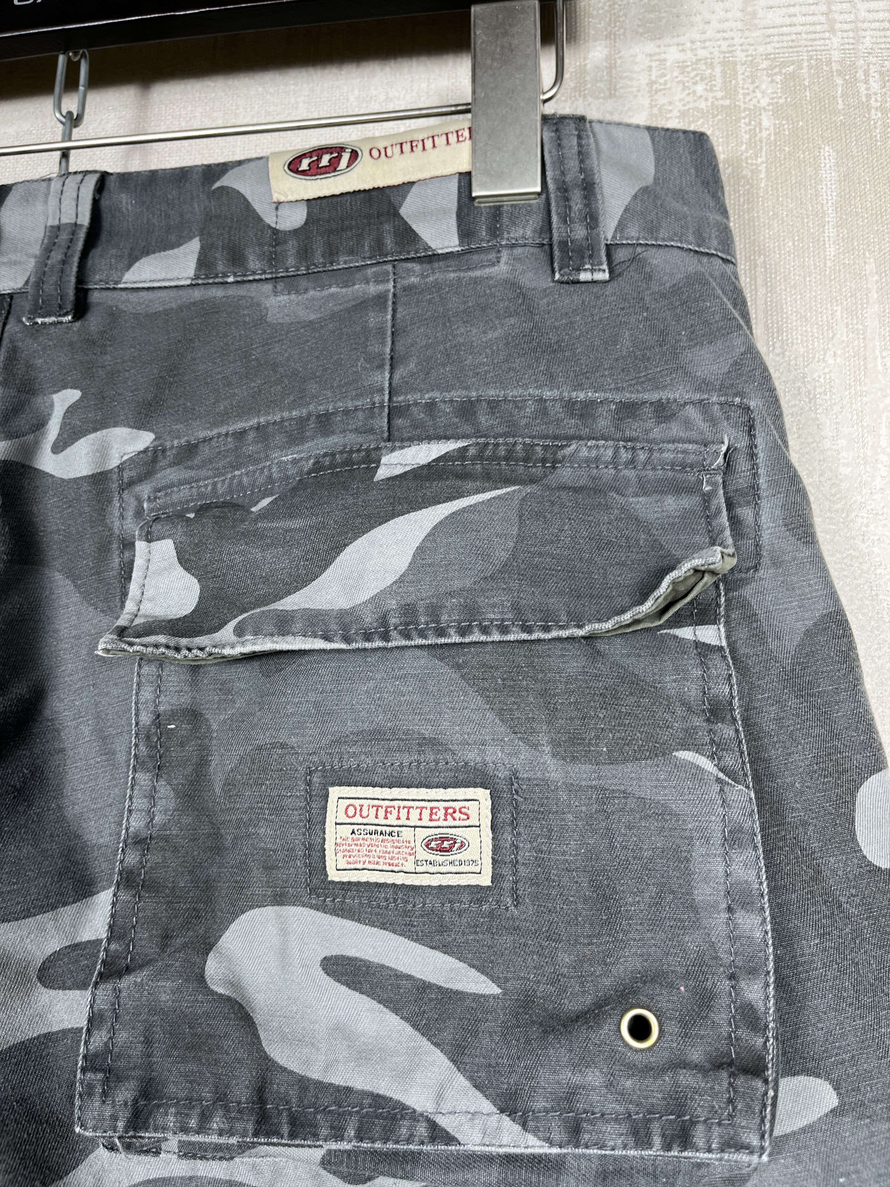 Vintage Vintage RRJ Outfitters Camouflage Camo Cargo Pants Size US 34 / EU 50 - 16 Thumbnail