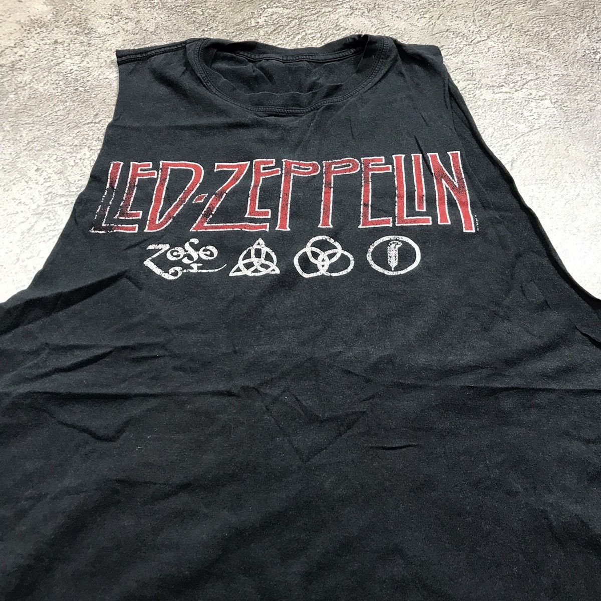 Vintage Vintage 90s Led Zeppelin Graphic Tee Grunge Band Tee Boxy M Size US M / EU 48-50 / 2 - 3 Thumbnail