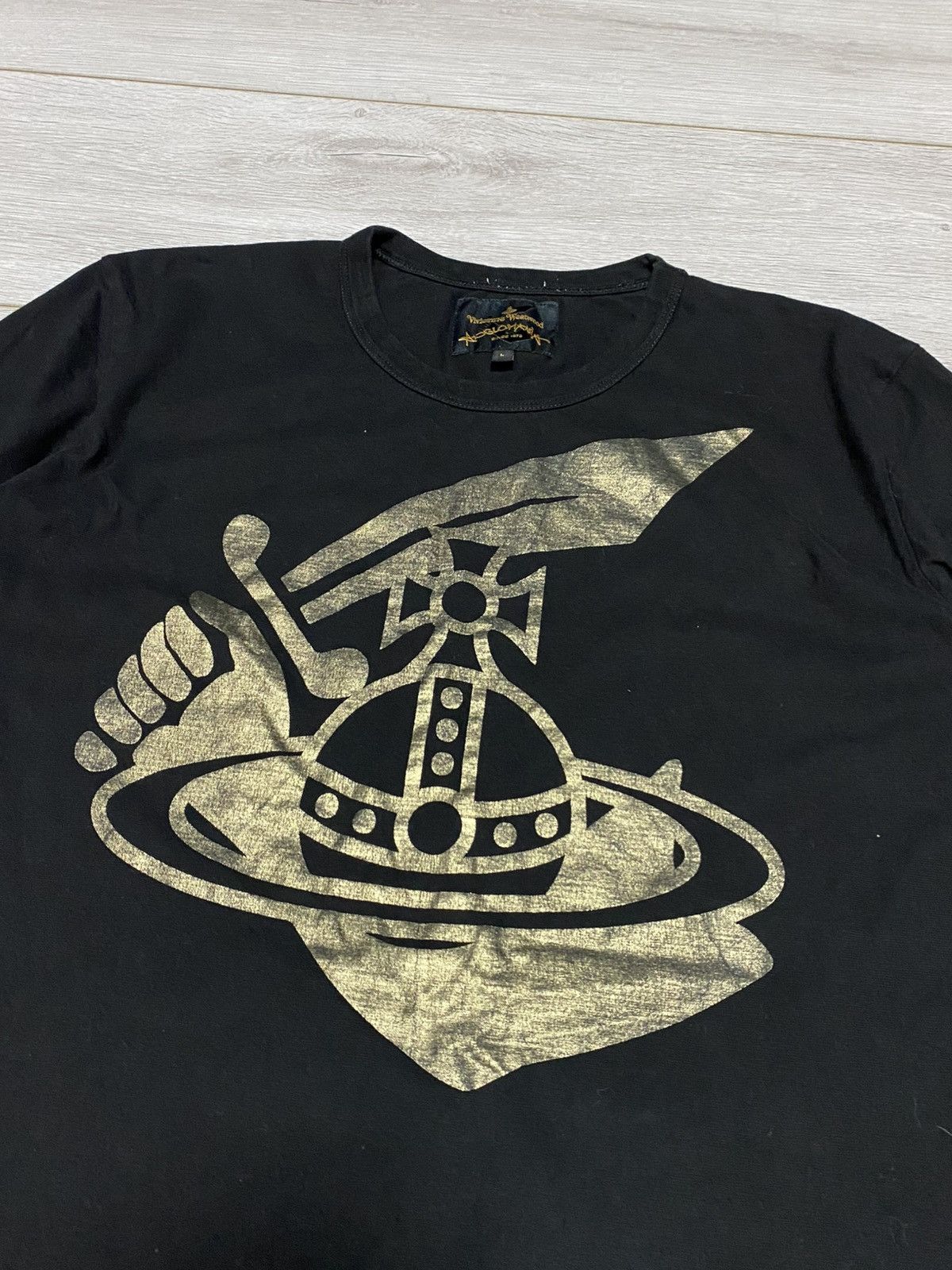 Vivienne Westwood Vivienne Westwood classic arm cutlass orb tee shirt Size US L / EU 52-54 / 3 - 2 Thumbnail