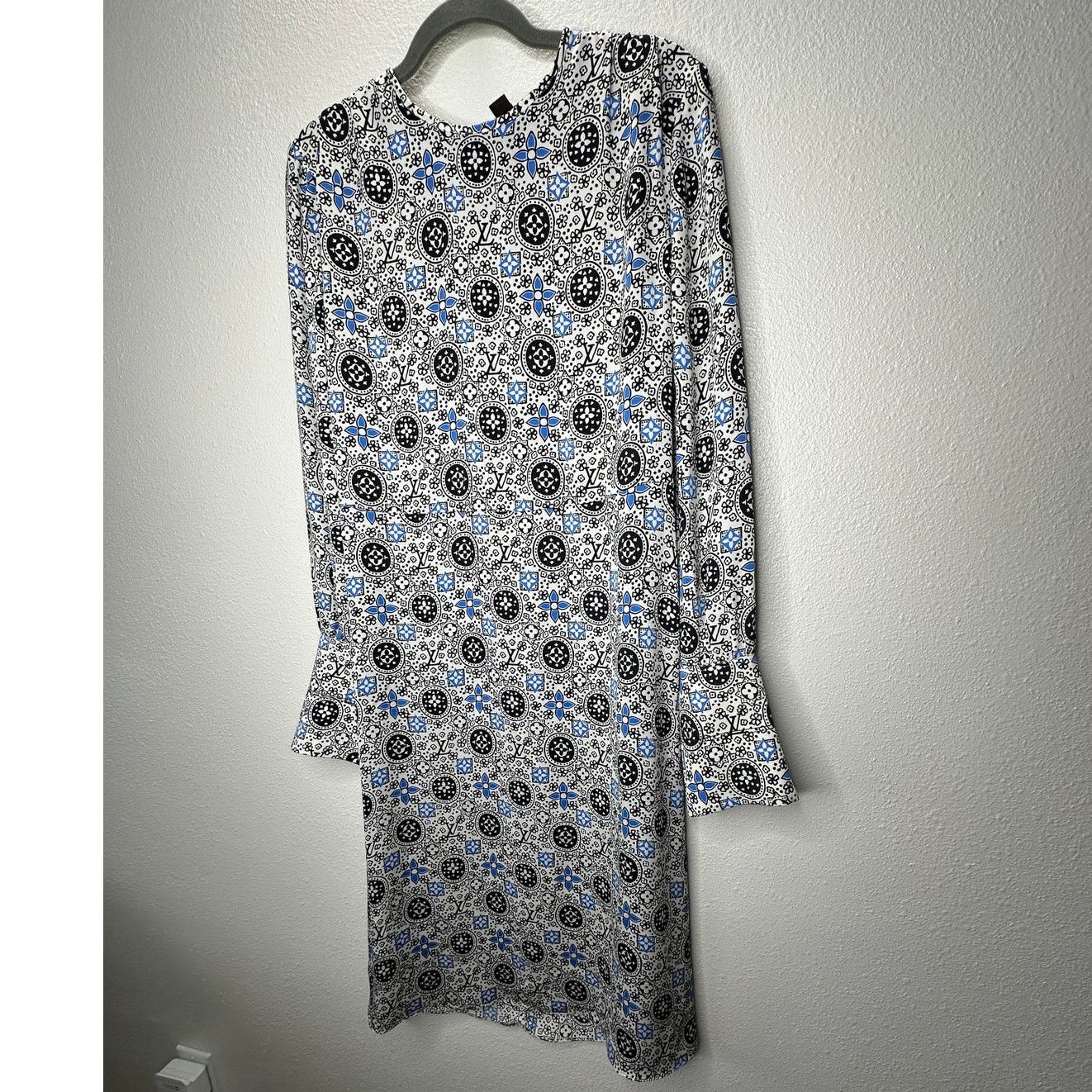Louis Vuitton Louis Vuitton Silk Belted Midi White Black Blue 42 / 10 Size L / US 10 / IT 46 - 5 Thumbnail