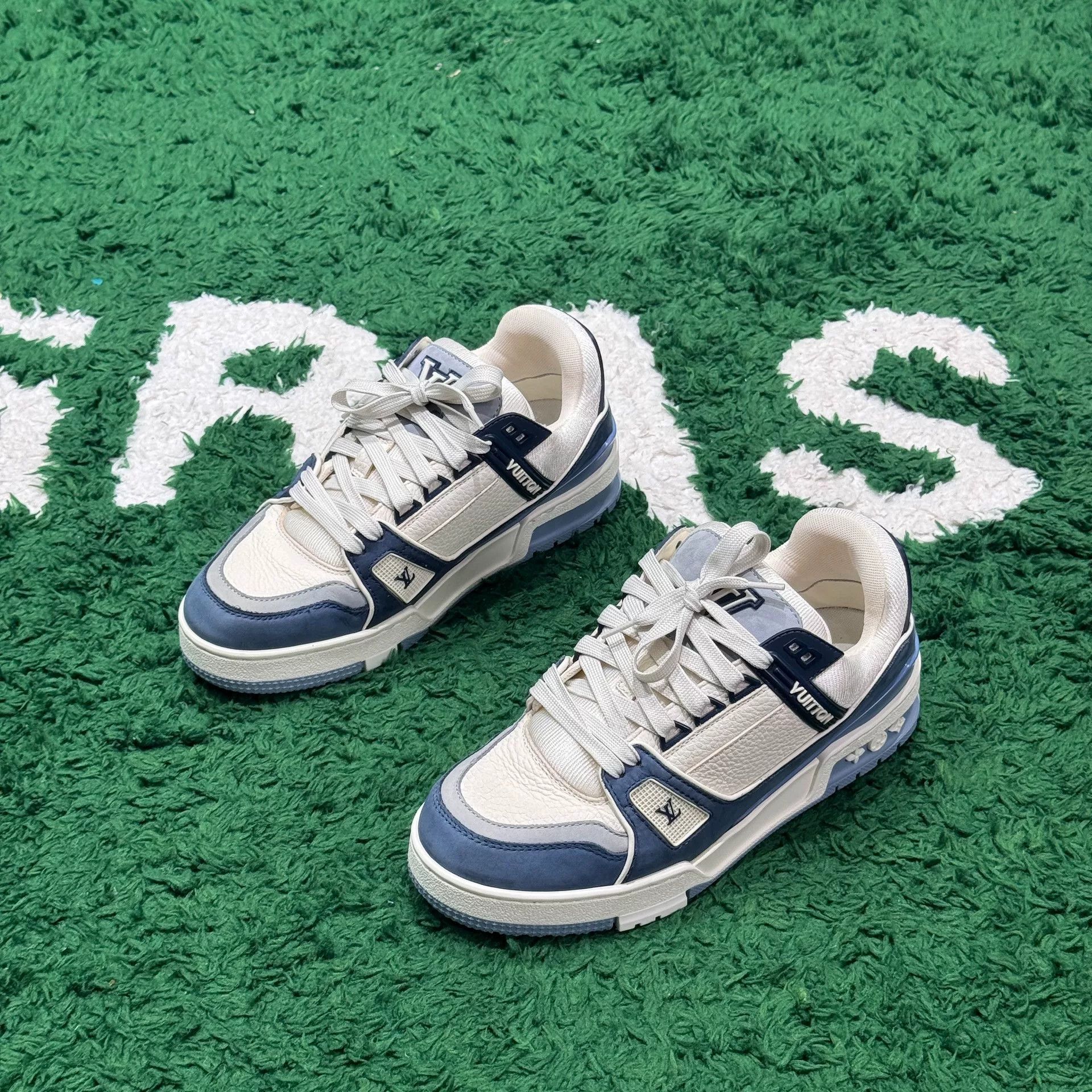Louis Vuitton Louis Vuitton Training Blue Lowtop Sneakers 5 Men Size US 5 / EU 37 - 1 Thumbnail