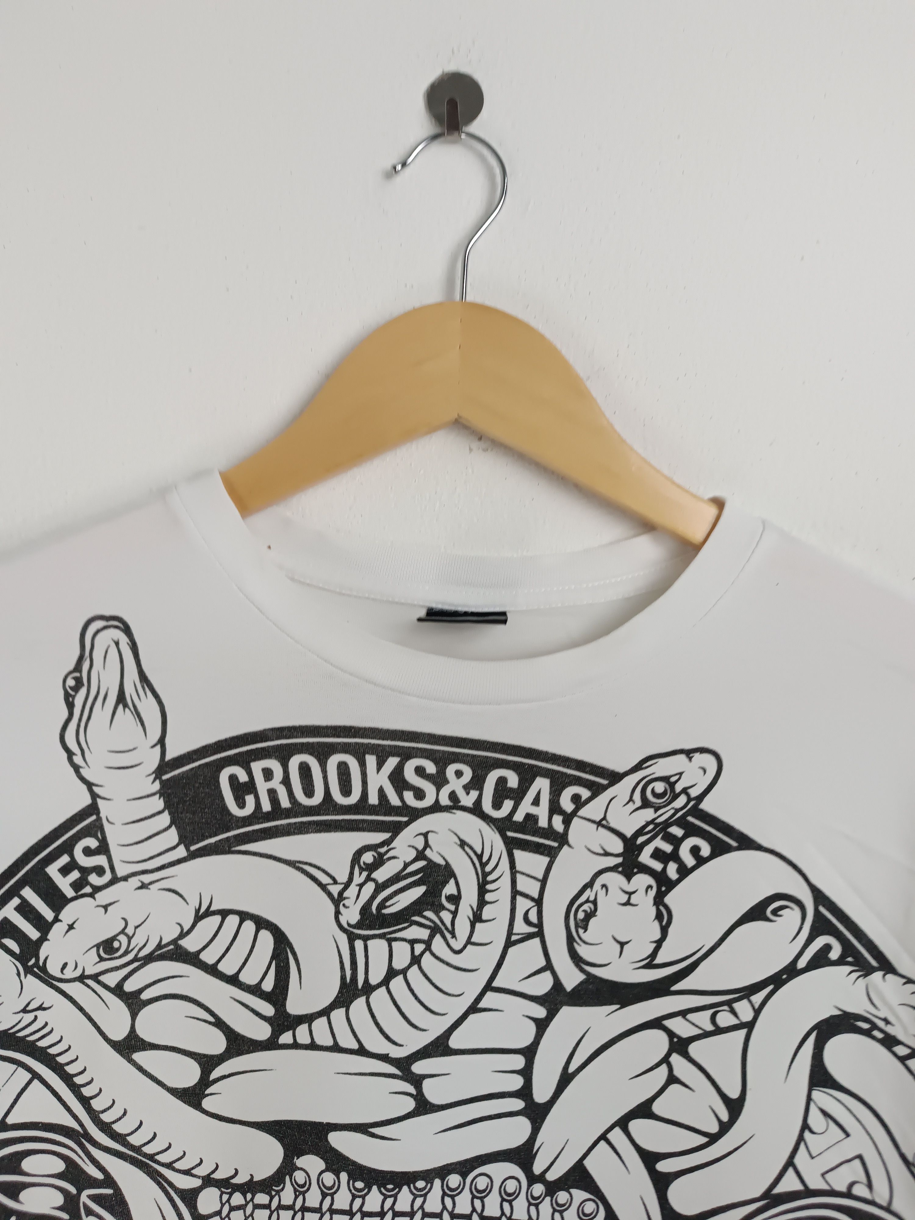 Crooks & Castles VINTAGE CROOKS & CASTLES MEDUSA OVERPRINT TEE VERY RARE Size US XL / EU 56 / 4 - 8 Thumbnail