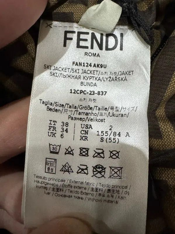 Fendi Fendi Women's White Down Jacket Size S . Size S / US 4 / IT 40 - 6 Thumbnail