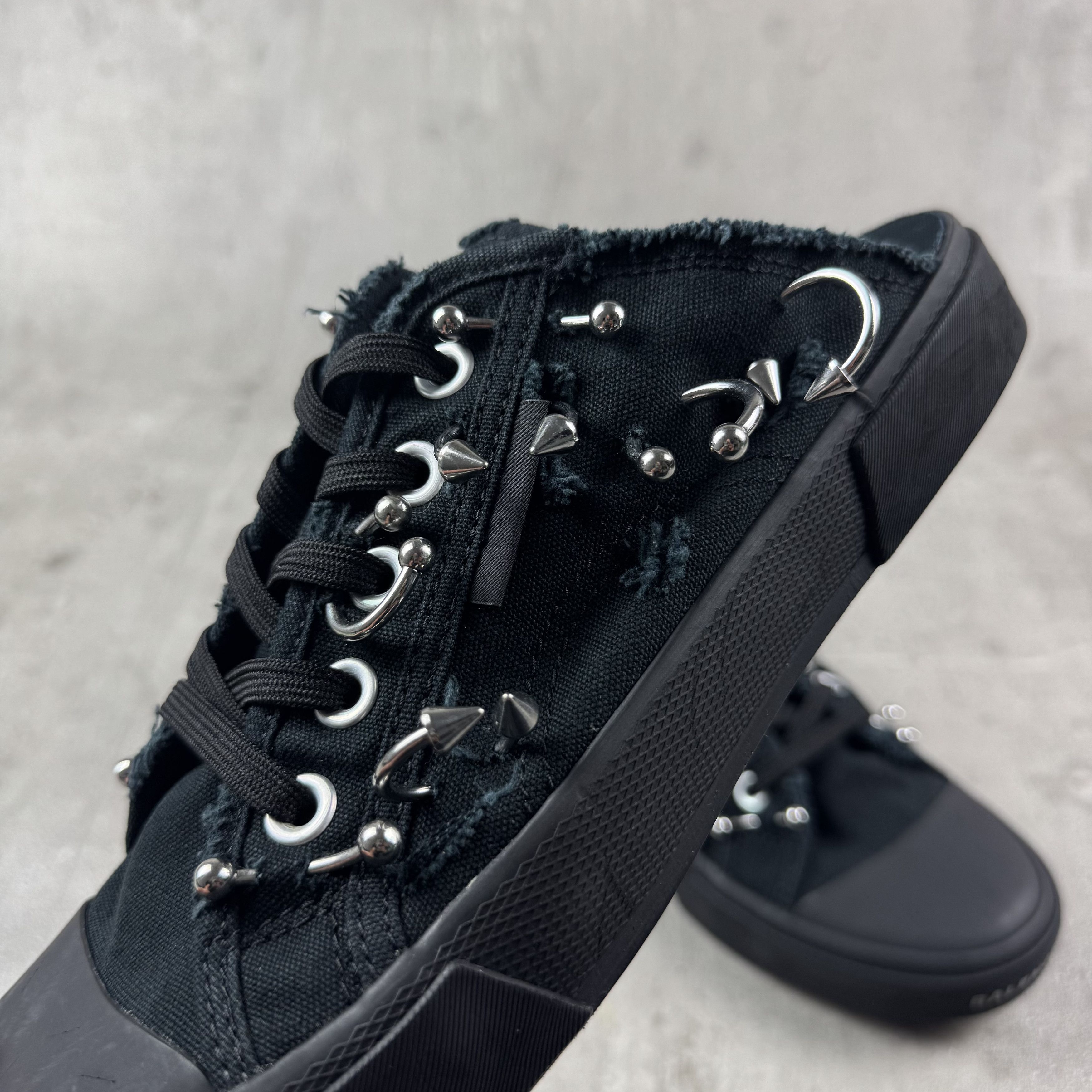 Balenciaga BALENCIAGA Piercing Paris Mule Sneakers Size US 7 / EU 40 - 11 Thumbnail